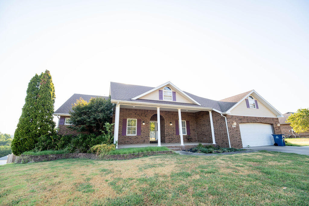 1301 Fox Ridge Lane