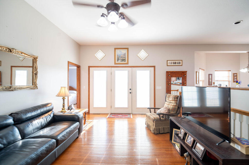 1301 Fox Ridge Lane Property Photo 7
