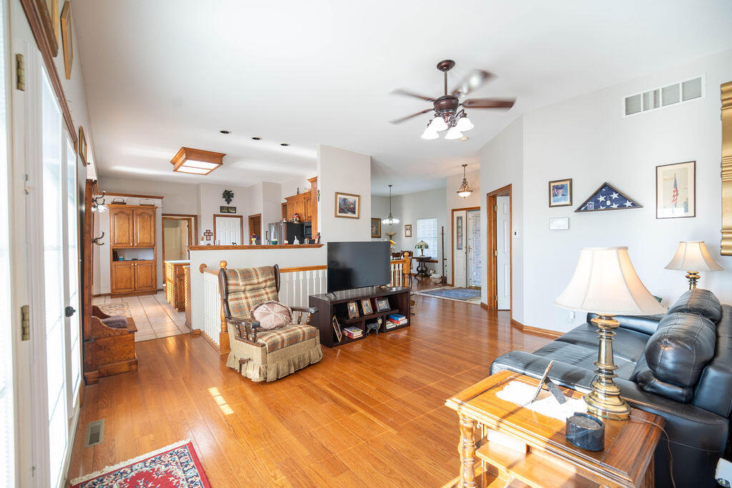 1301 Fox Ridge Lane Property Photo 8