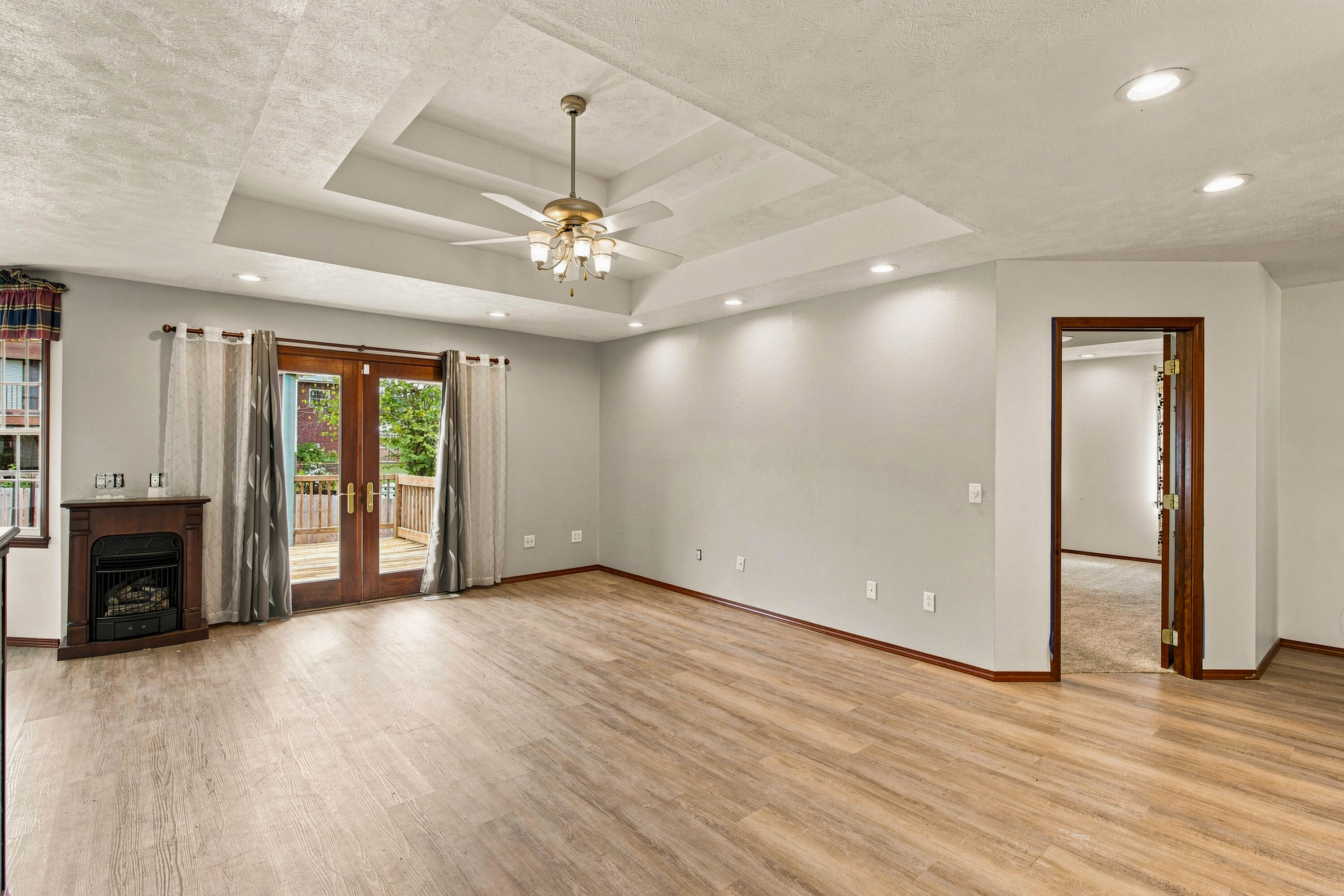 208 Miller Way Property Photo 5