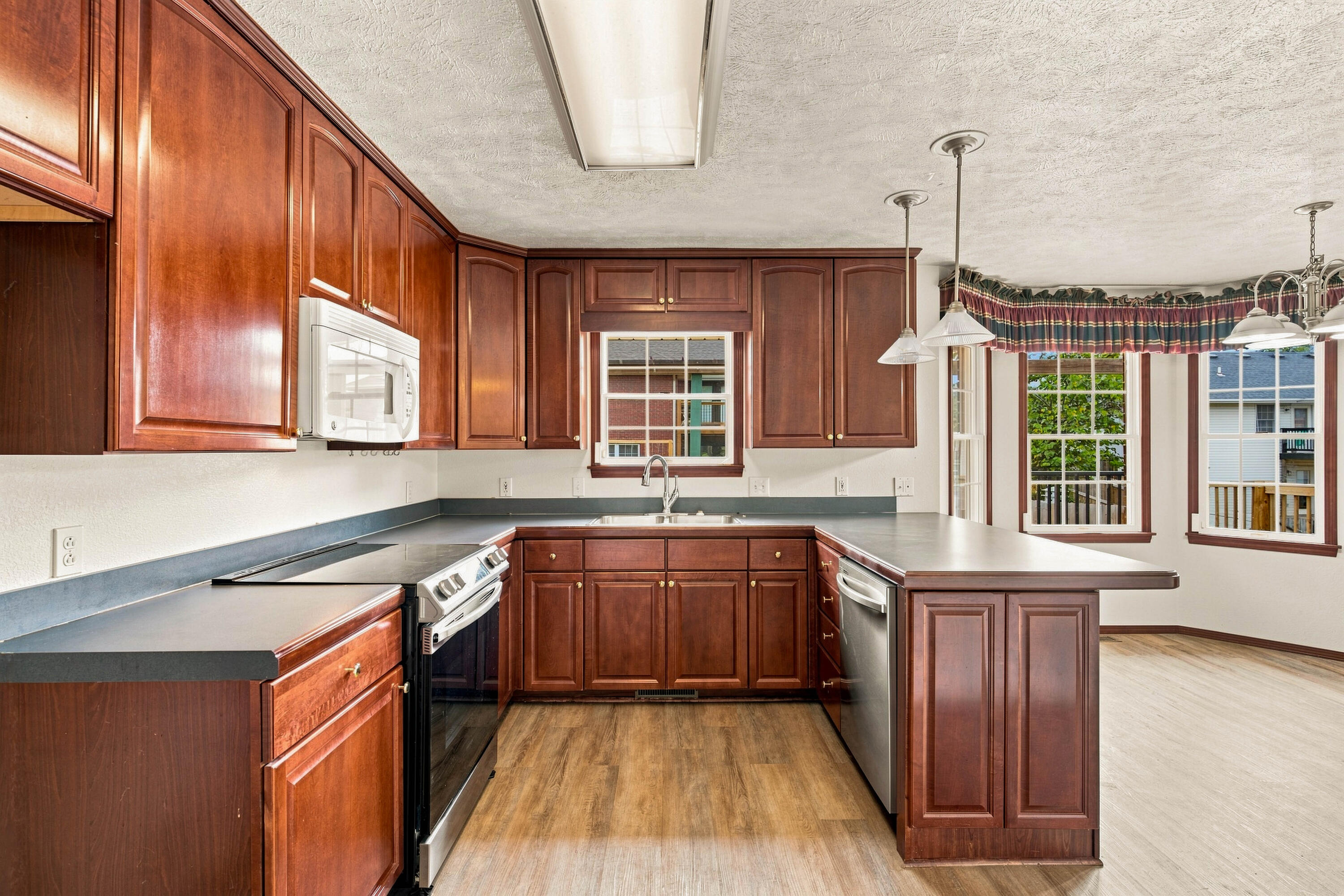 208 Miller Way Property Photo 11