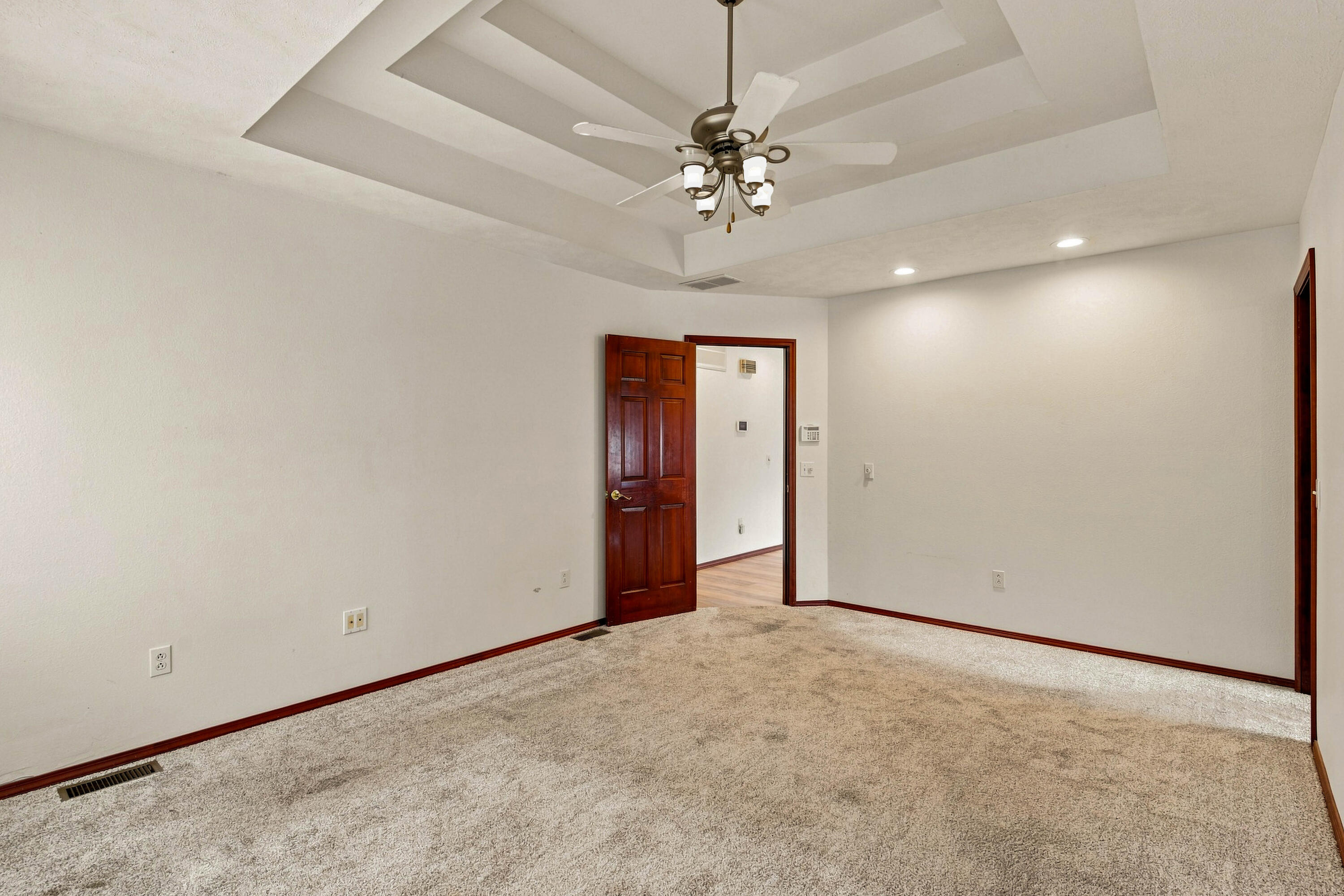 208 Miller Way Property Photo 14