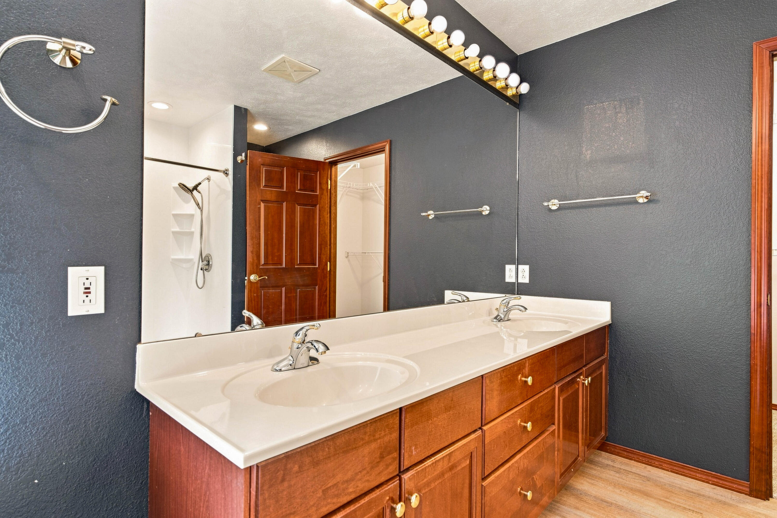 208 Miller Way Property Photo 17