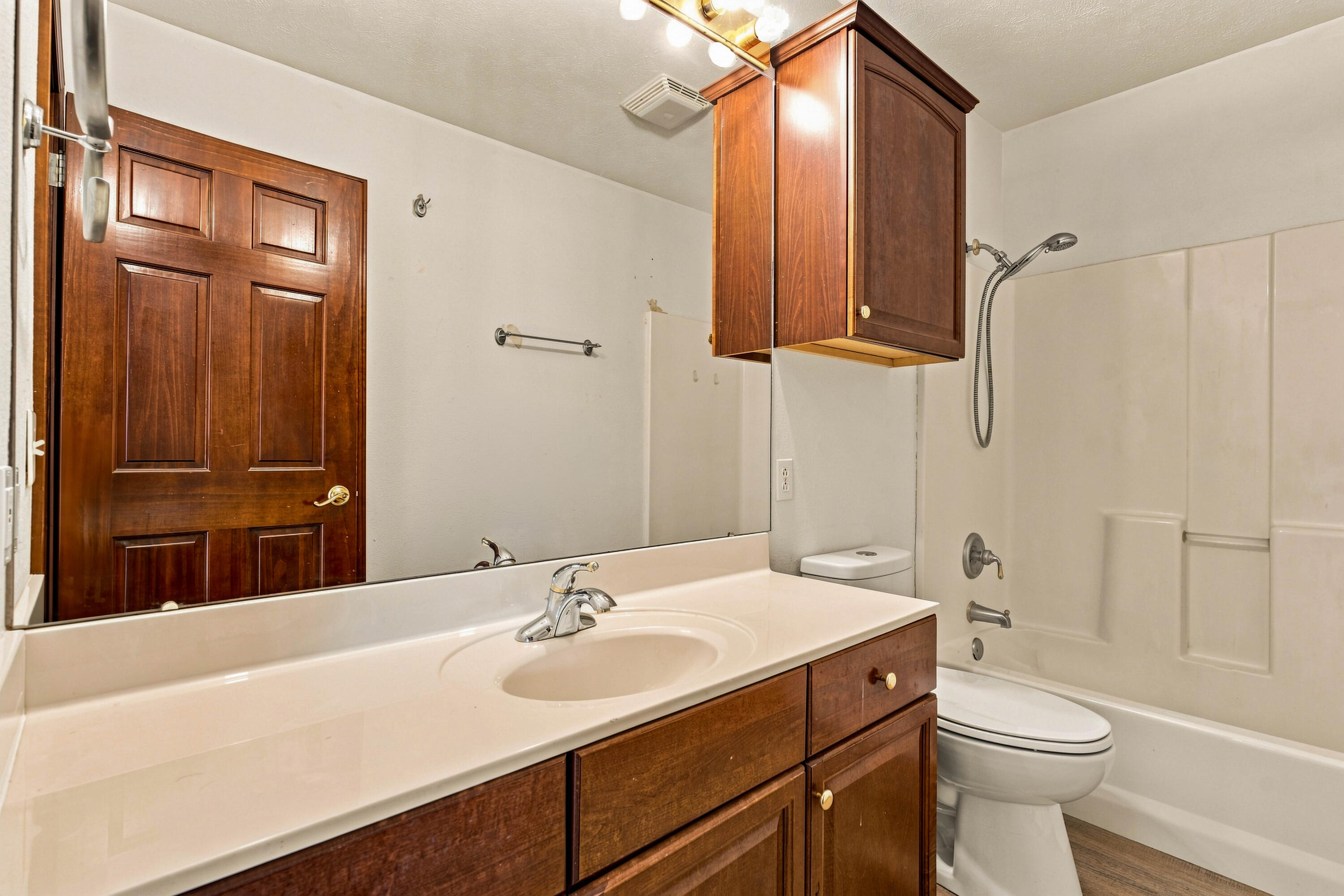 208 Miller Way Property Photo 22