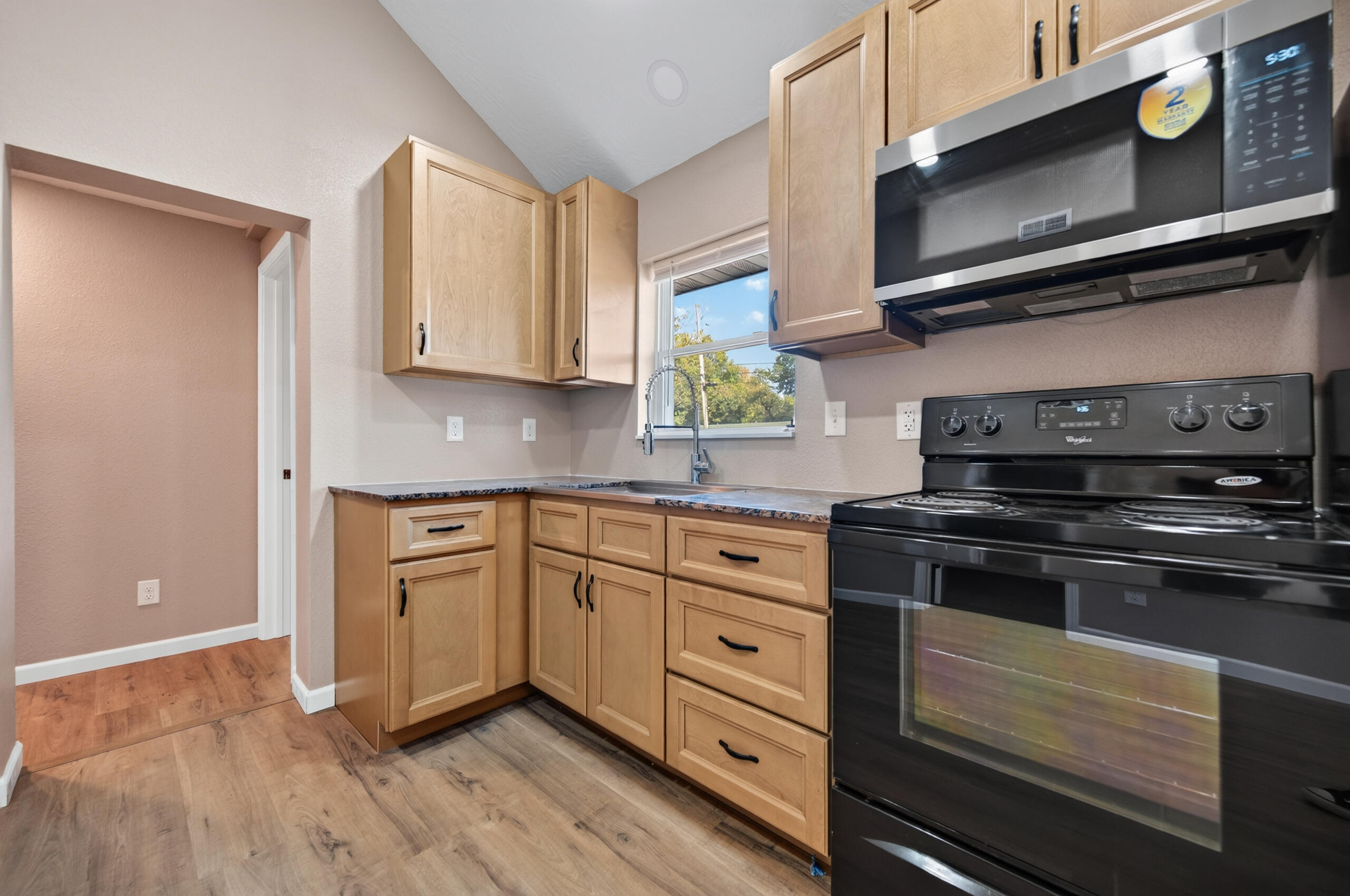645 Sarah Street Property Photo 13