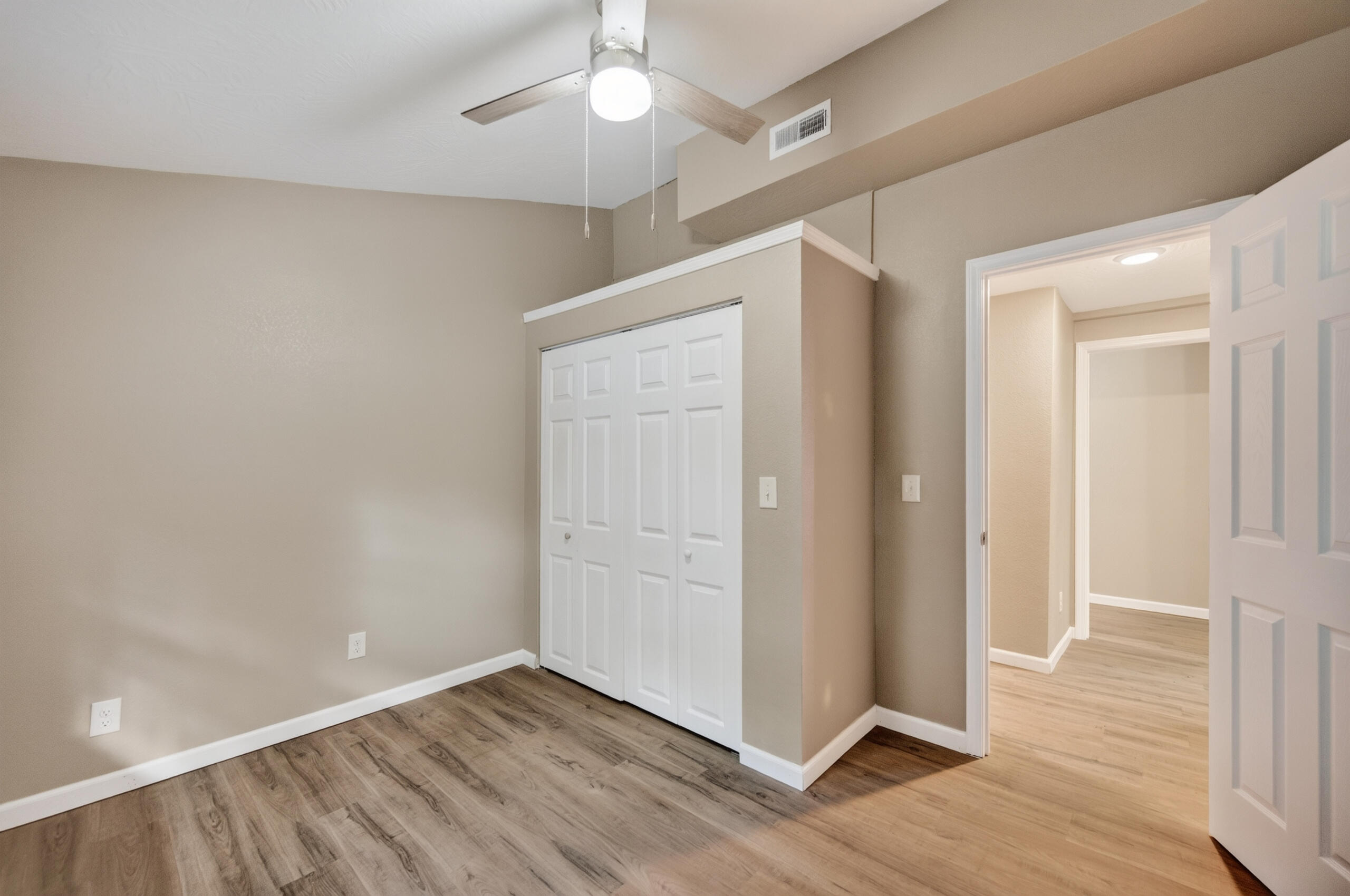 645 Sarah Street Property Photo 14
