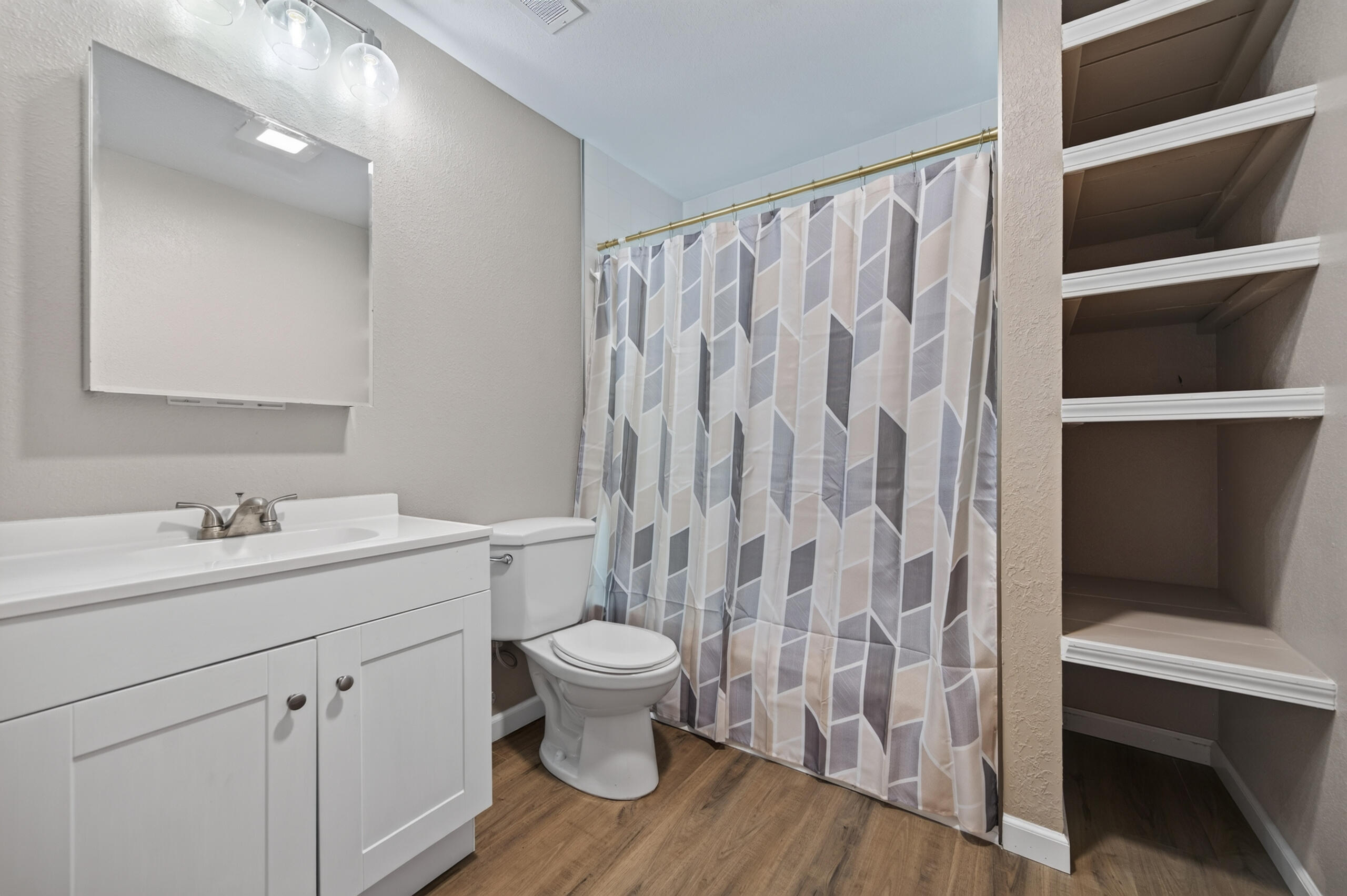 645 Sarah Street Property Photo 18