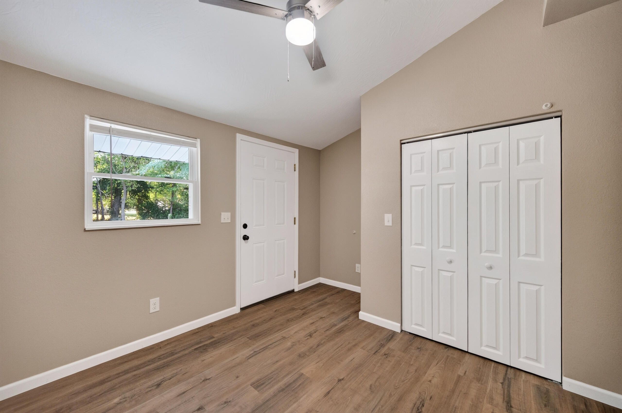 645 Sarah Street Property Photo 19