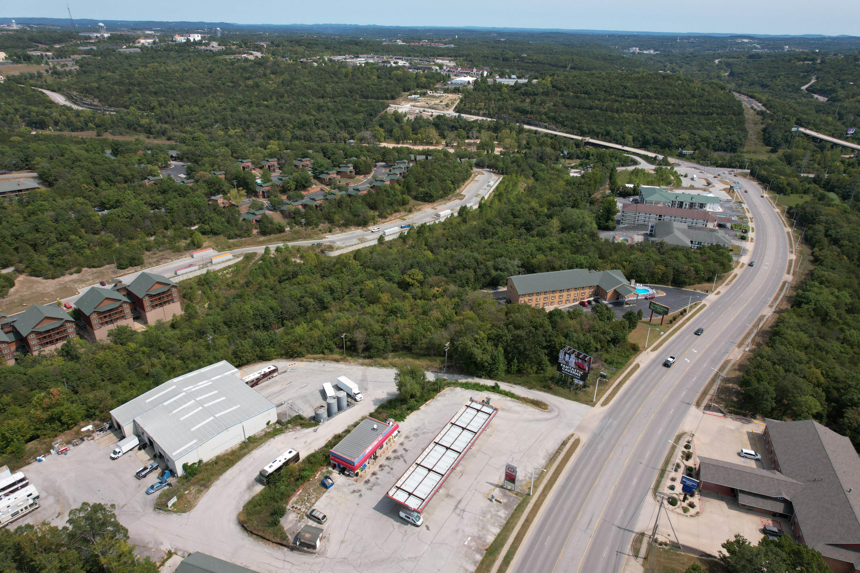 2534 Shepherd Of The Hills Expressway Property Photo 3