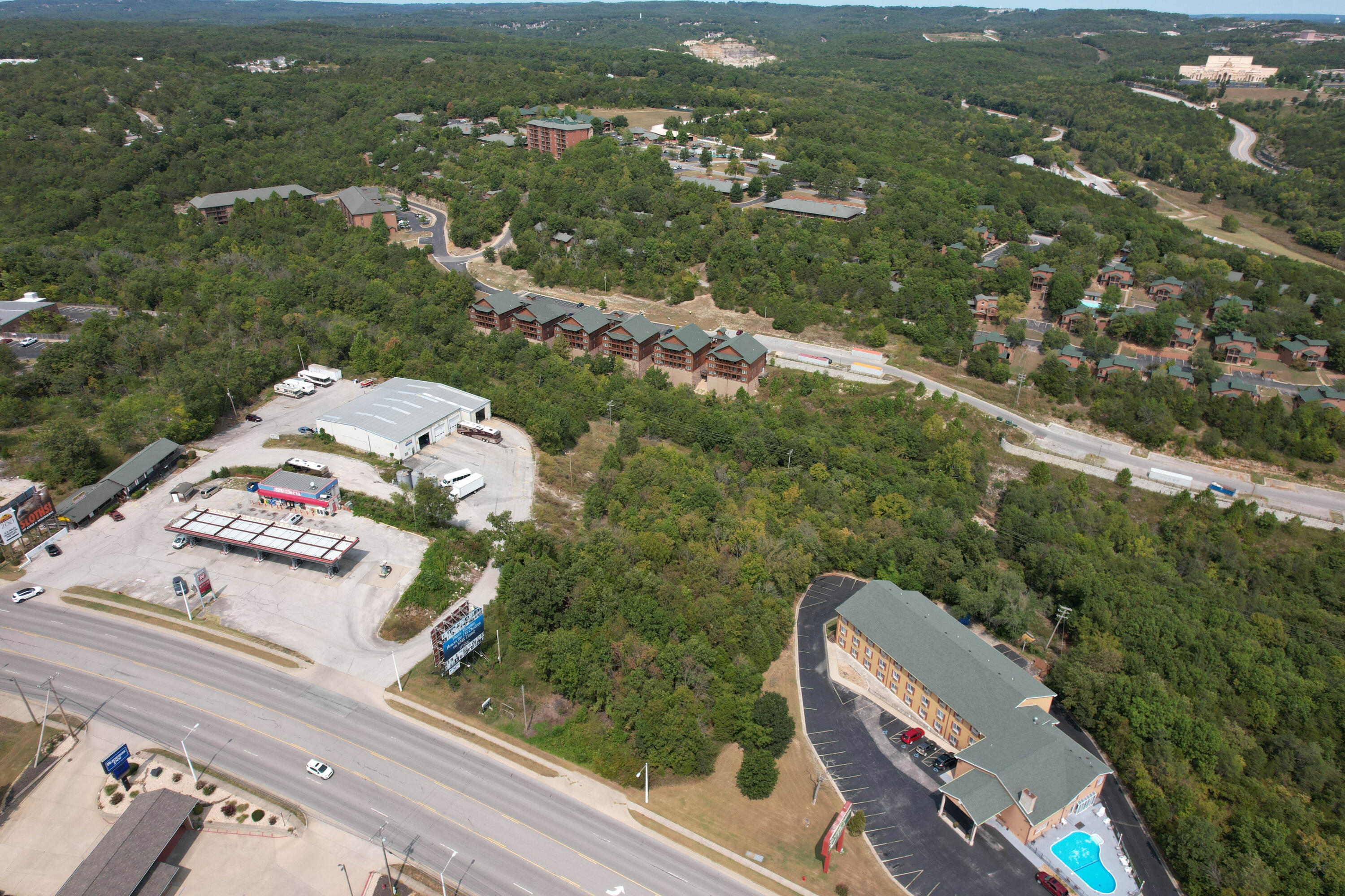 2534 Shepherd Of The Hills Expressway Property Photo 6