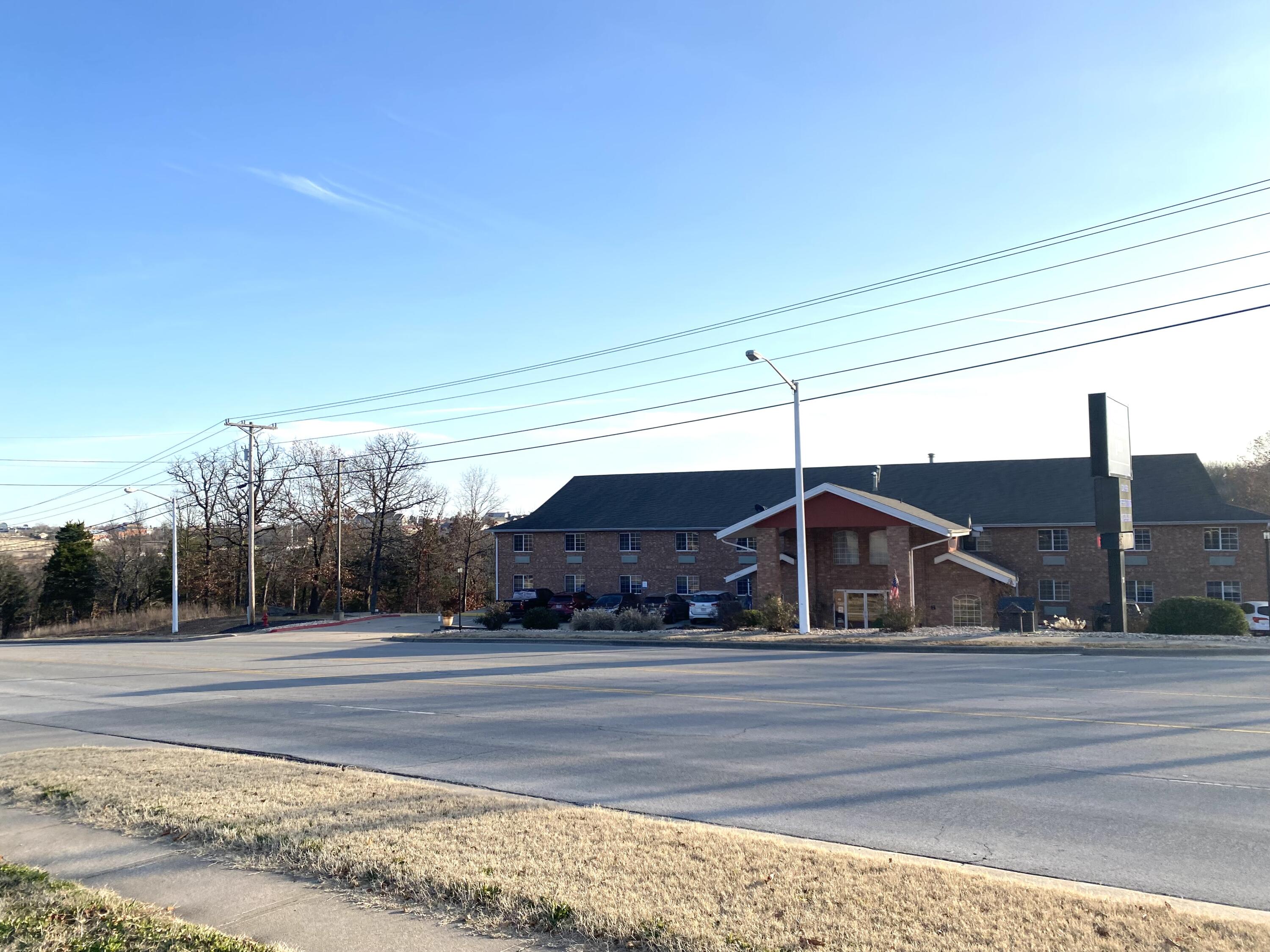 2534 Shepherd Of The Hills Expressway Property Photo 11