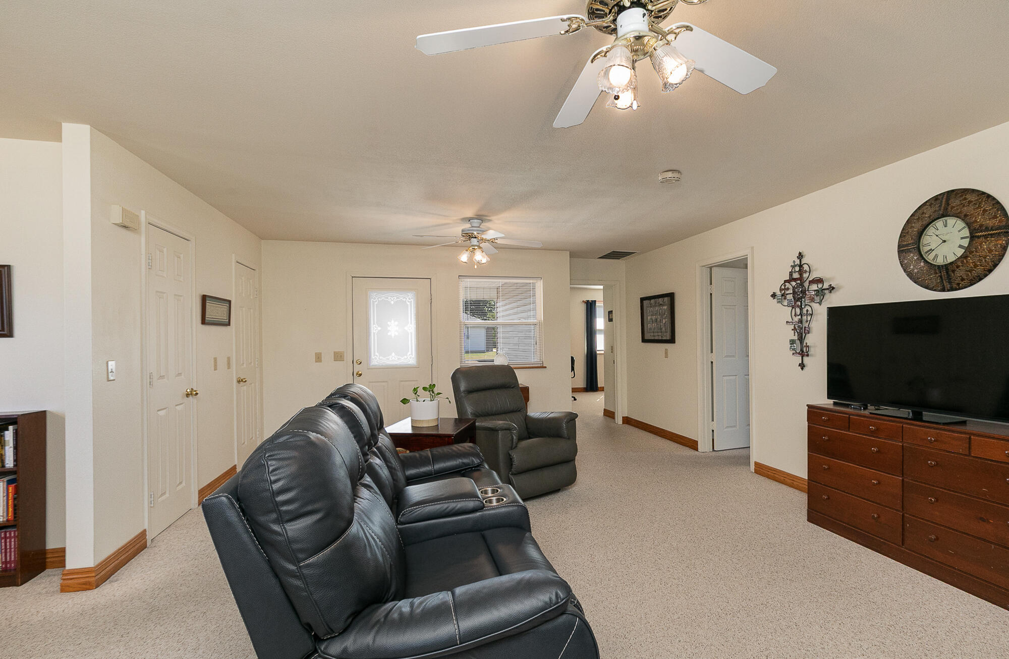 511 North Russell Avenue Property Photo 6
