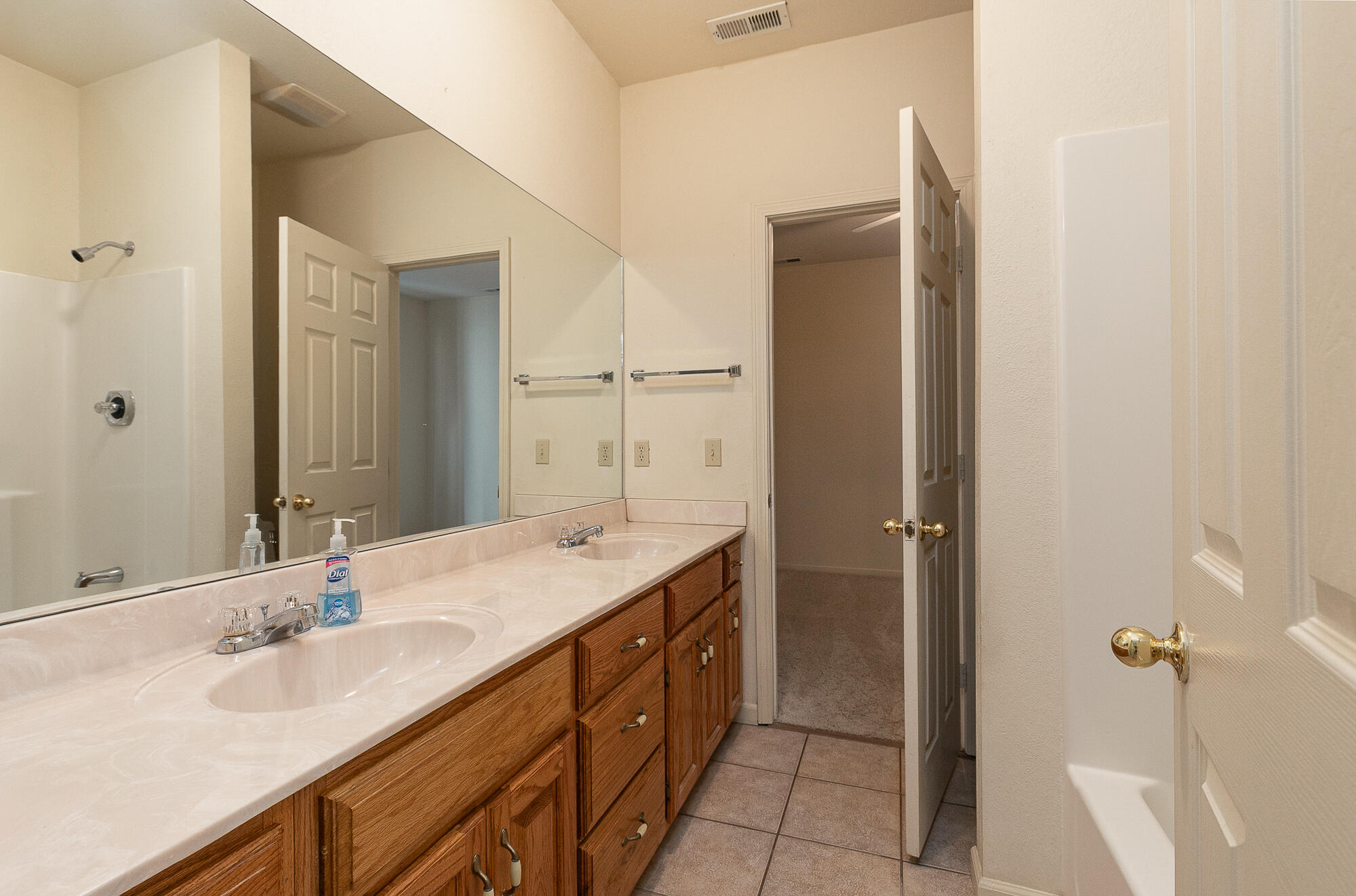511 North Russell Avenue Property Photo 46