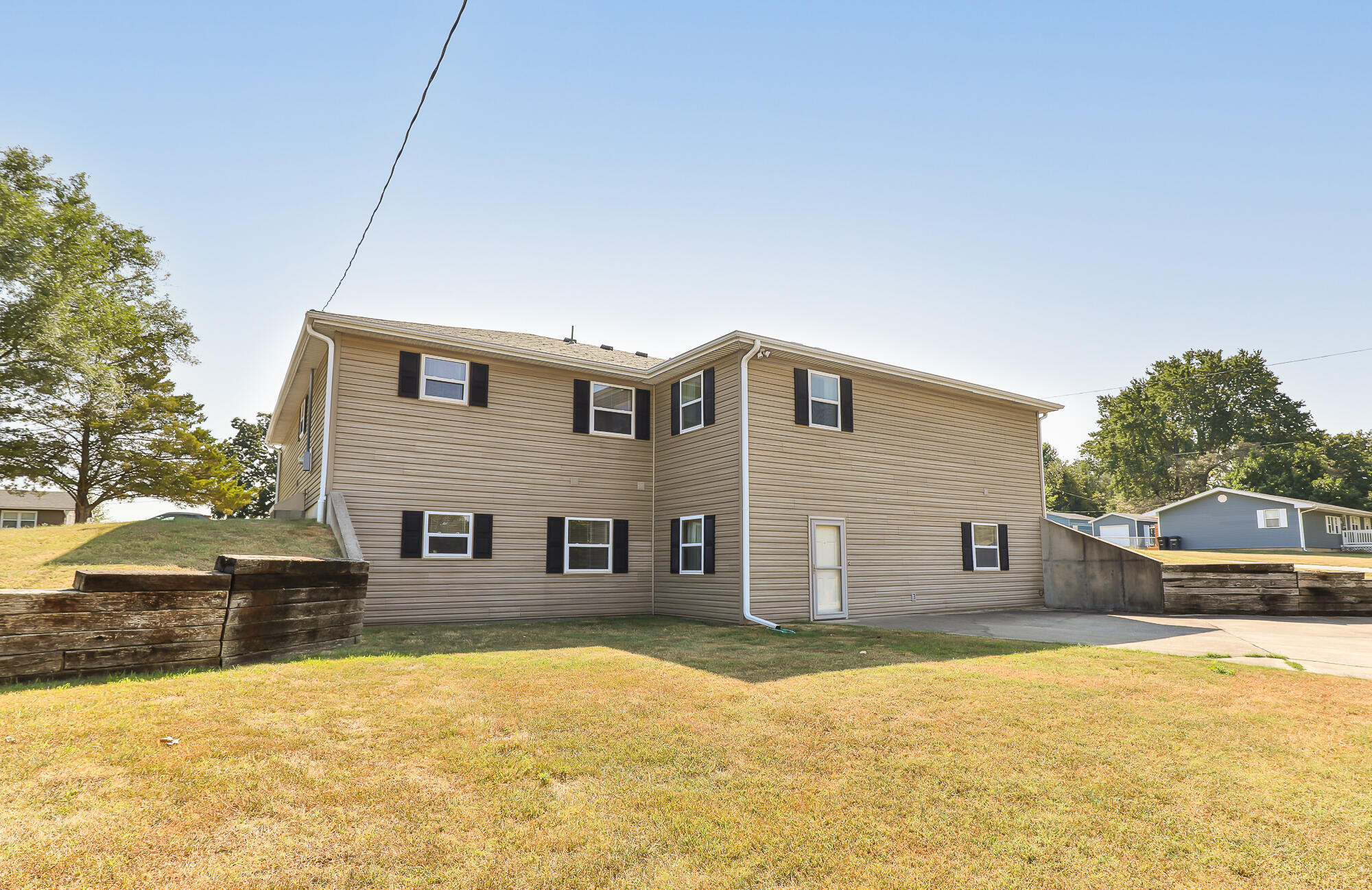 511 North Russell Avenue Property Photo 51