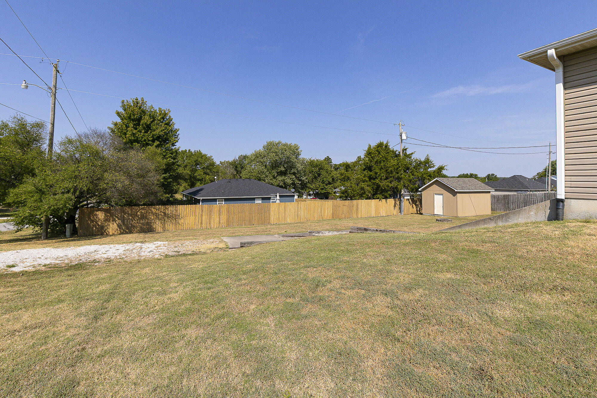 511 North Russell Avenue Property Photo 54