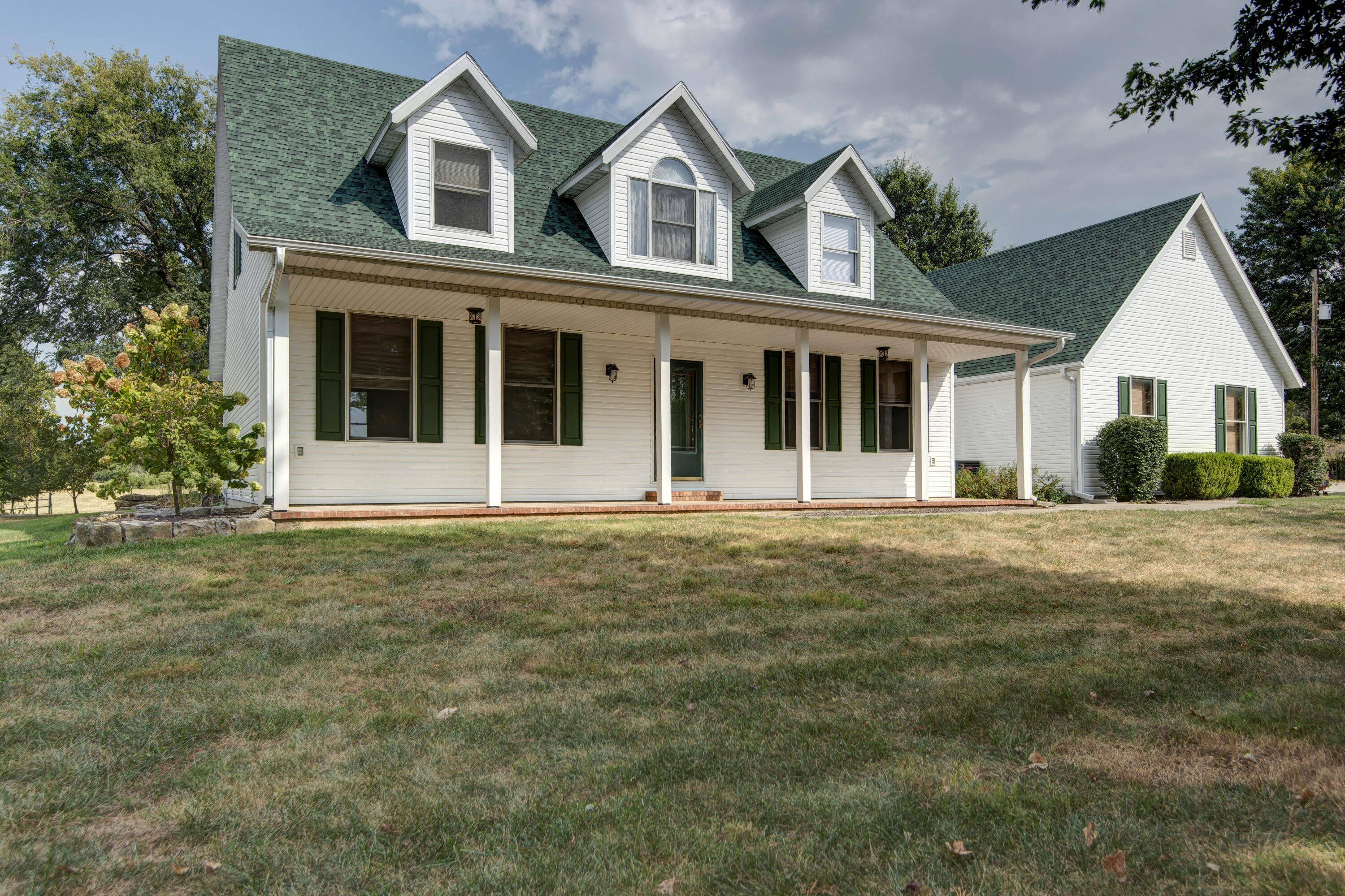 1910 North Farm Road 97 Property Photo 4