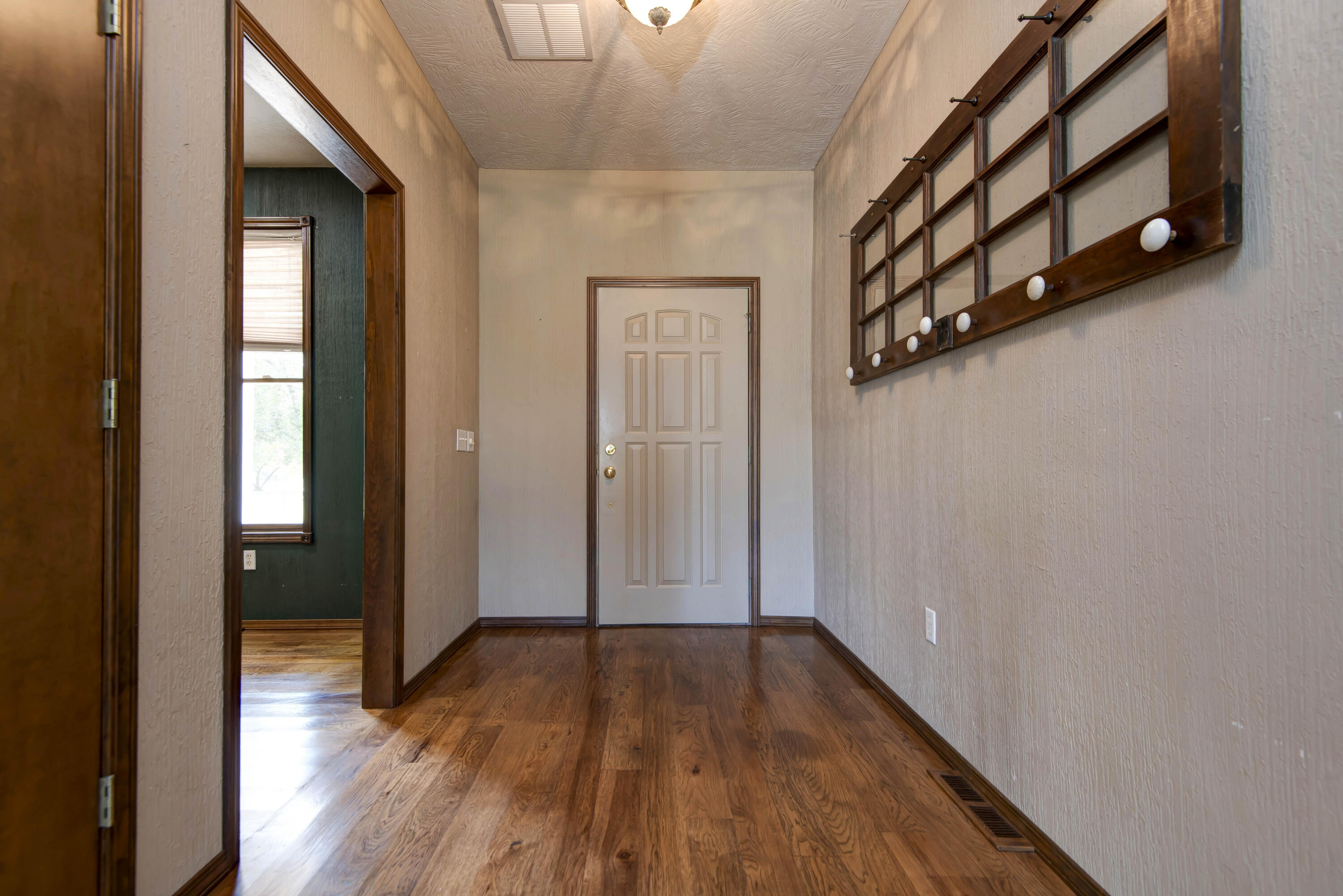 1910 North Farm Road 97 Property Photo 5