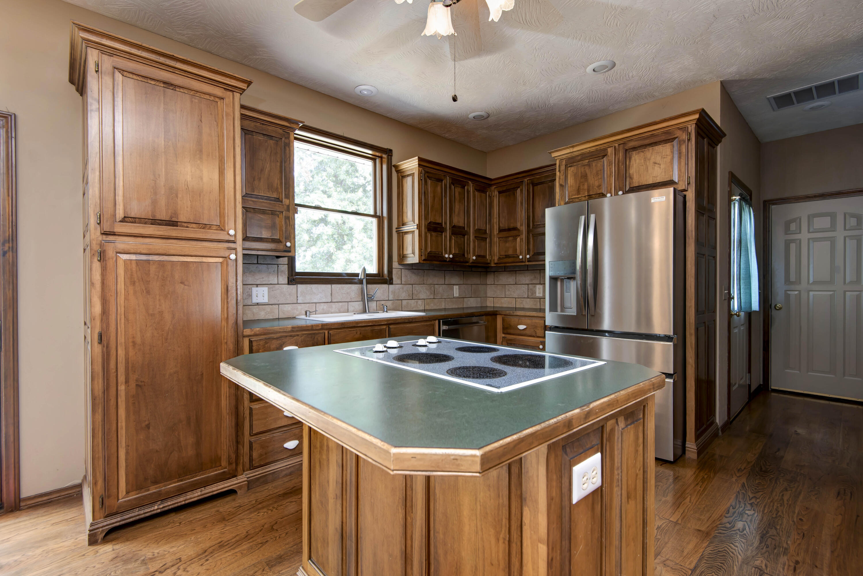 1910 North Farm Road 97 Property Photo 16