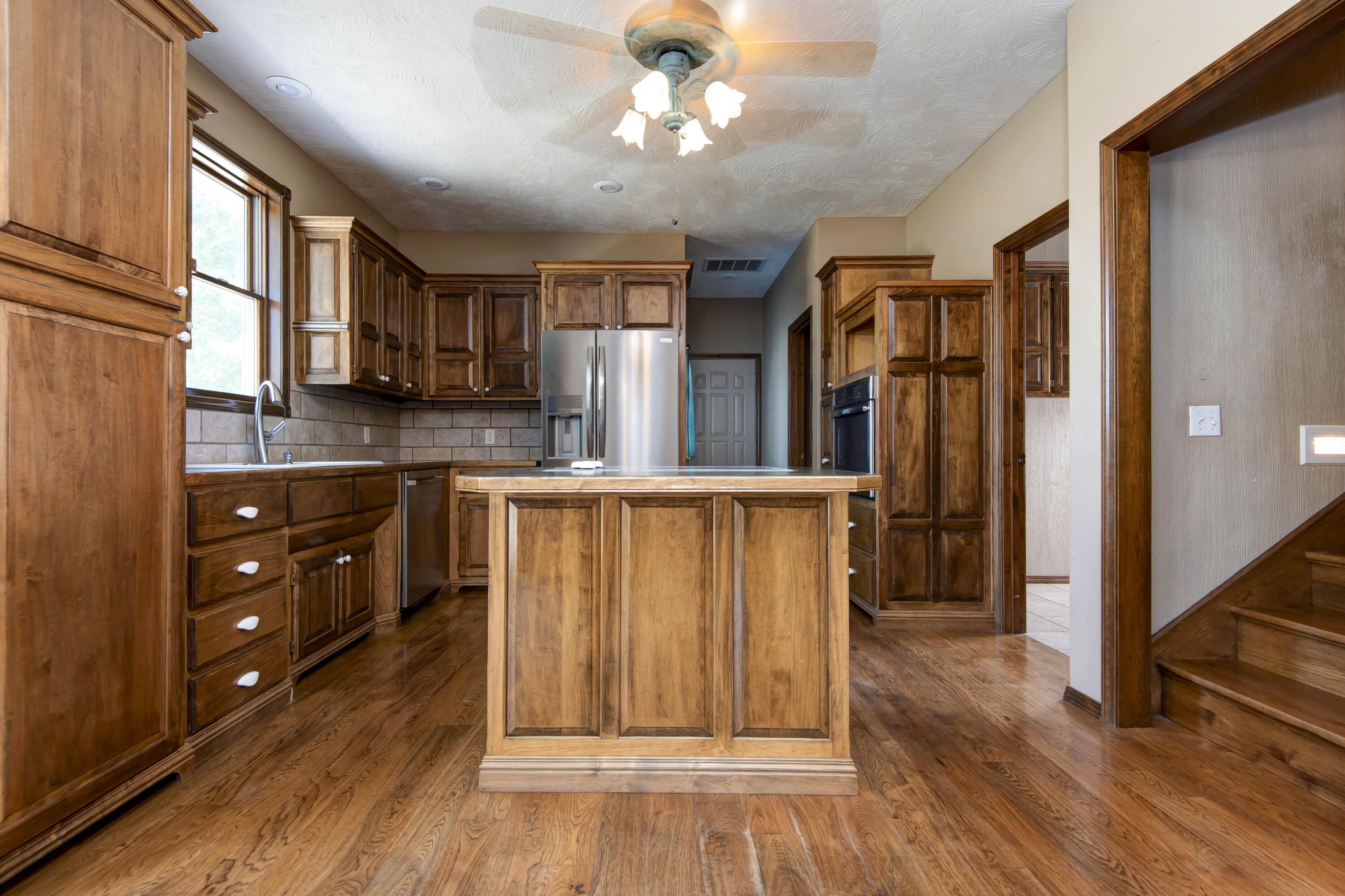 1910 North Farm Road 97 Property Photo 17