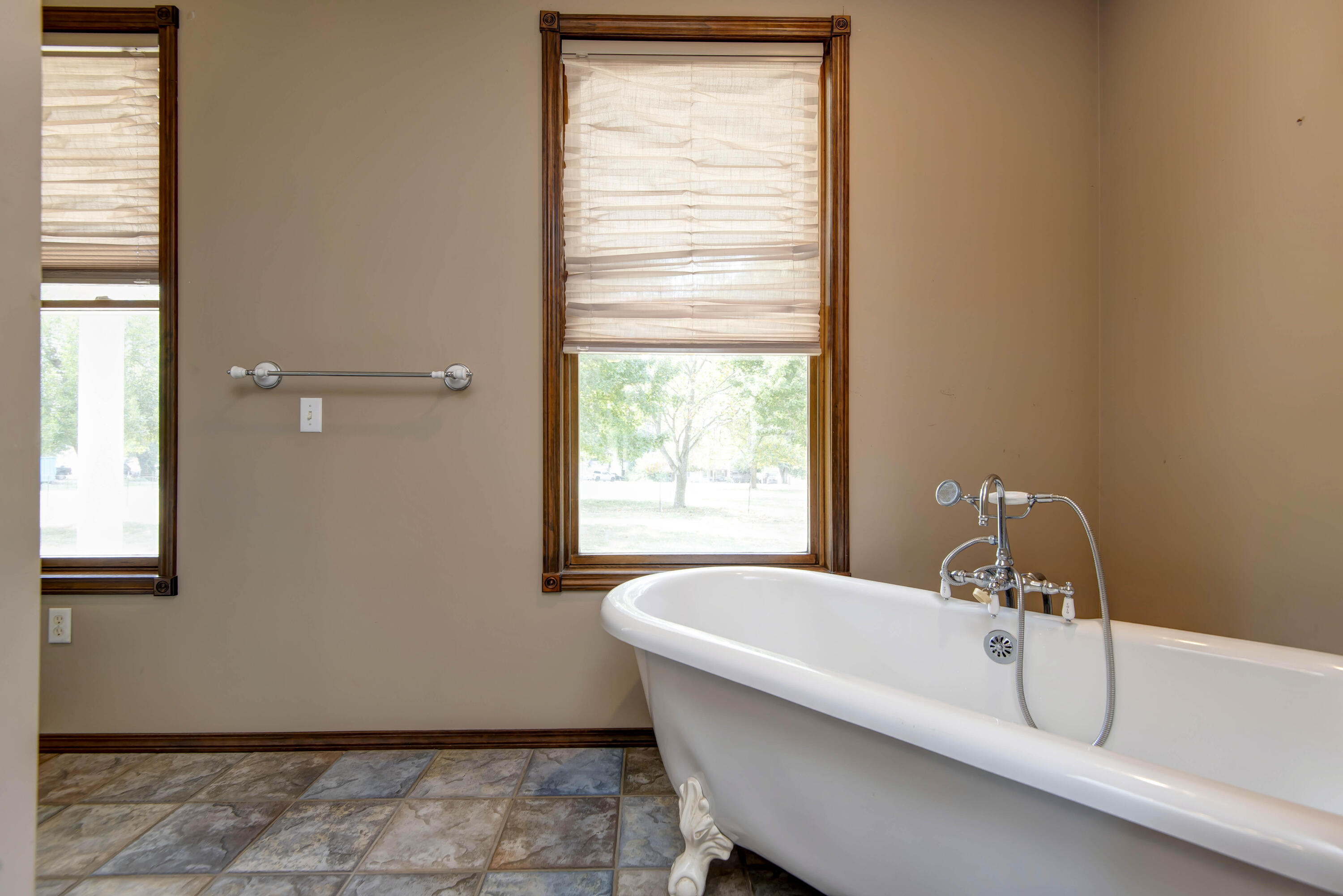 1910 North Farm Road 97 Property Photo 25