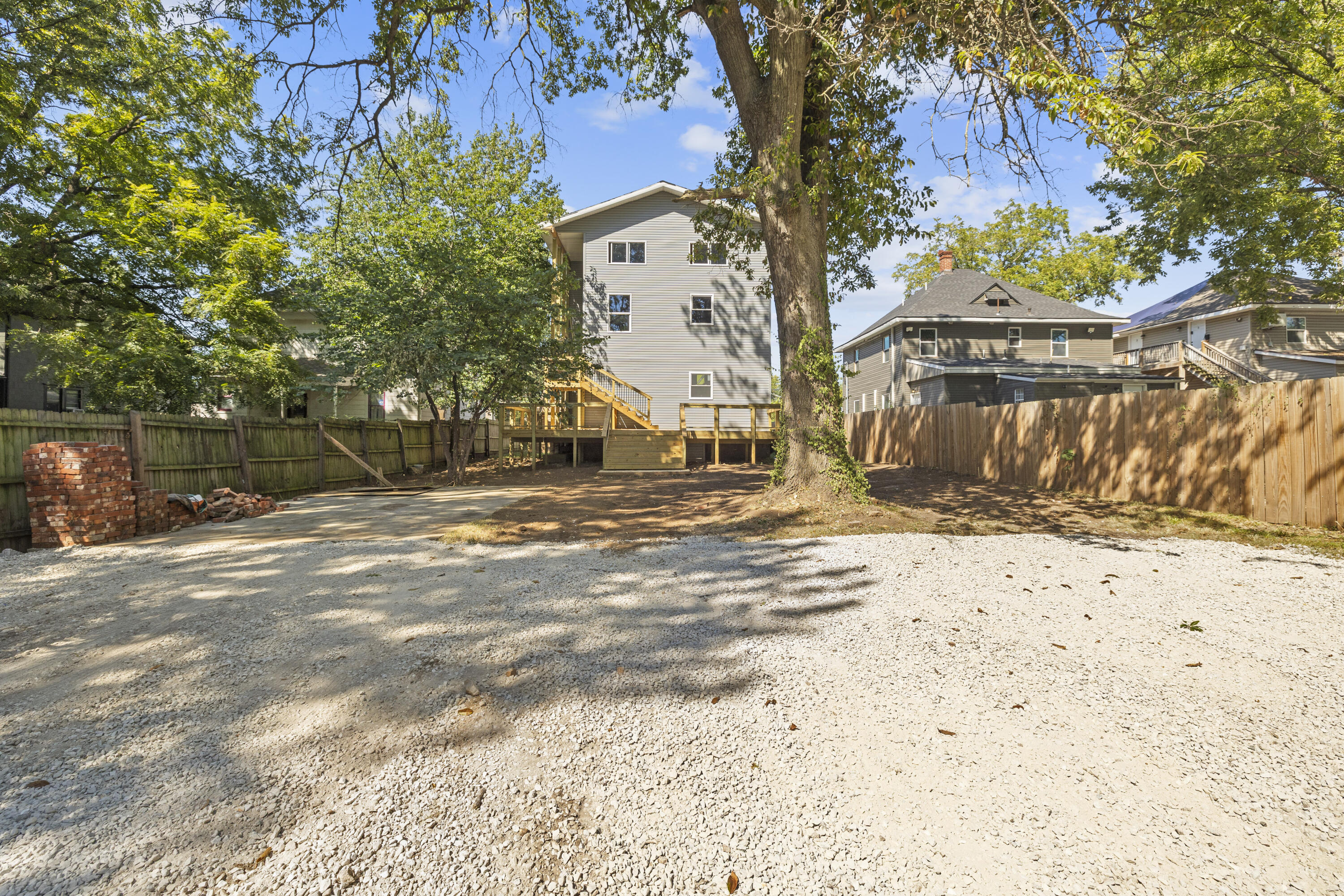 1468 North Grant Avenue Property Photo 4