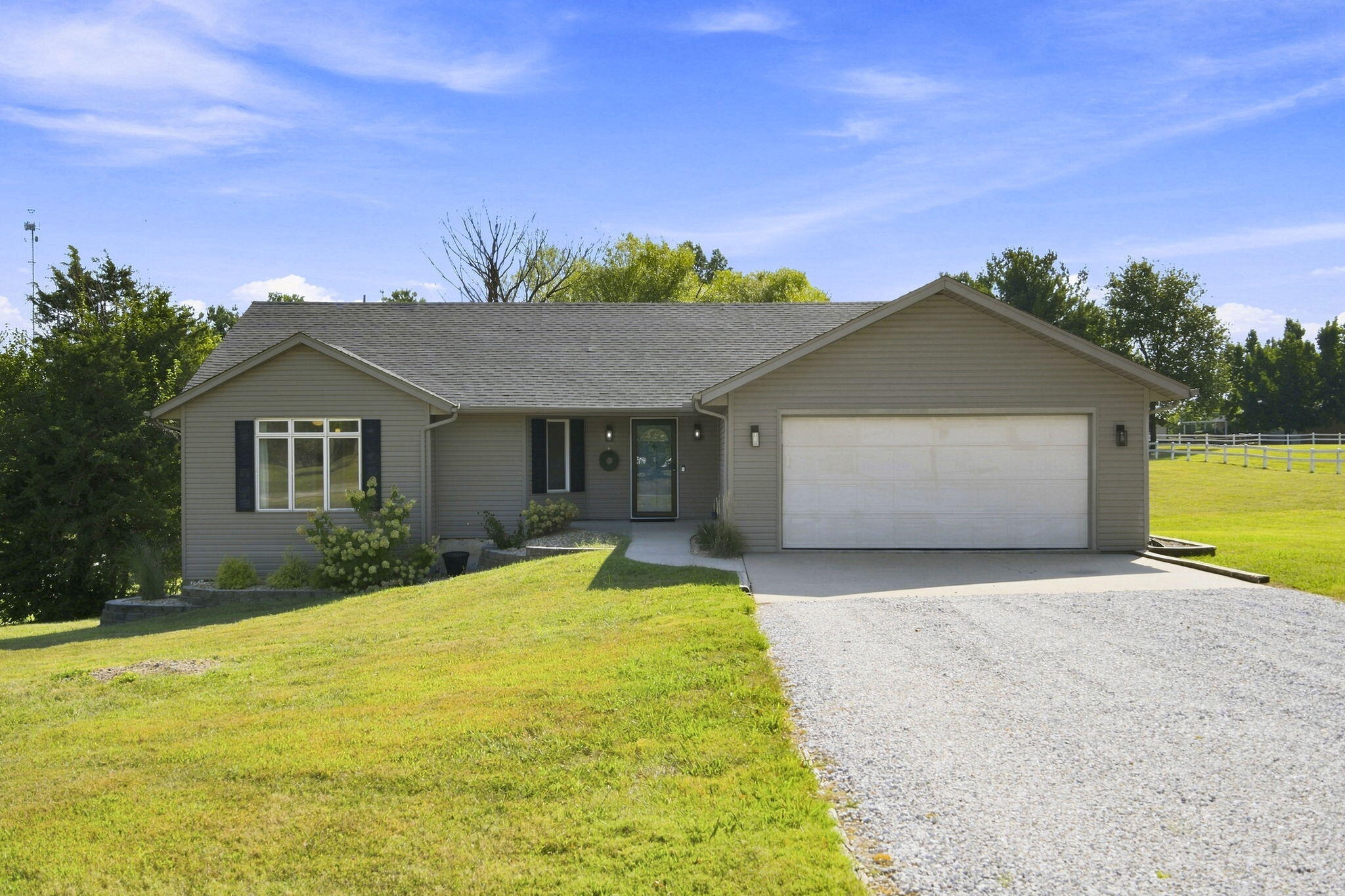 1404 Cody Road Property Photo 2