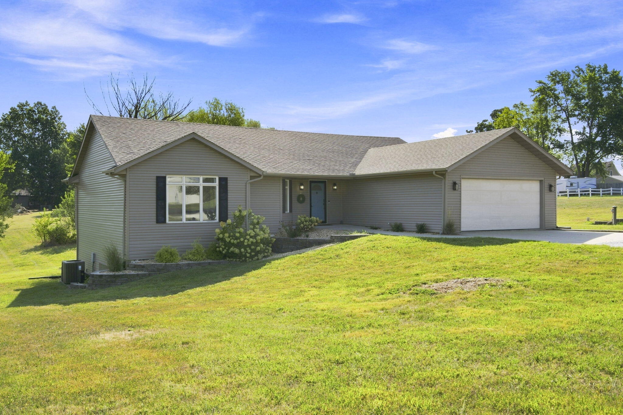 1404 Cody Road Property Photo 3