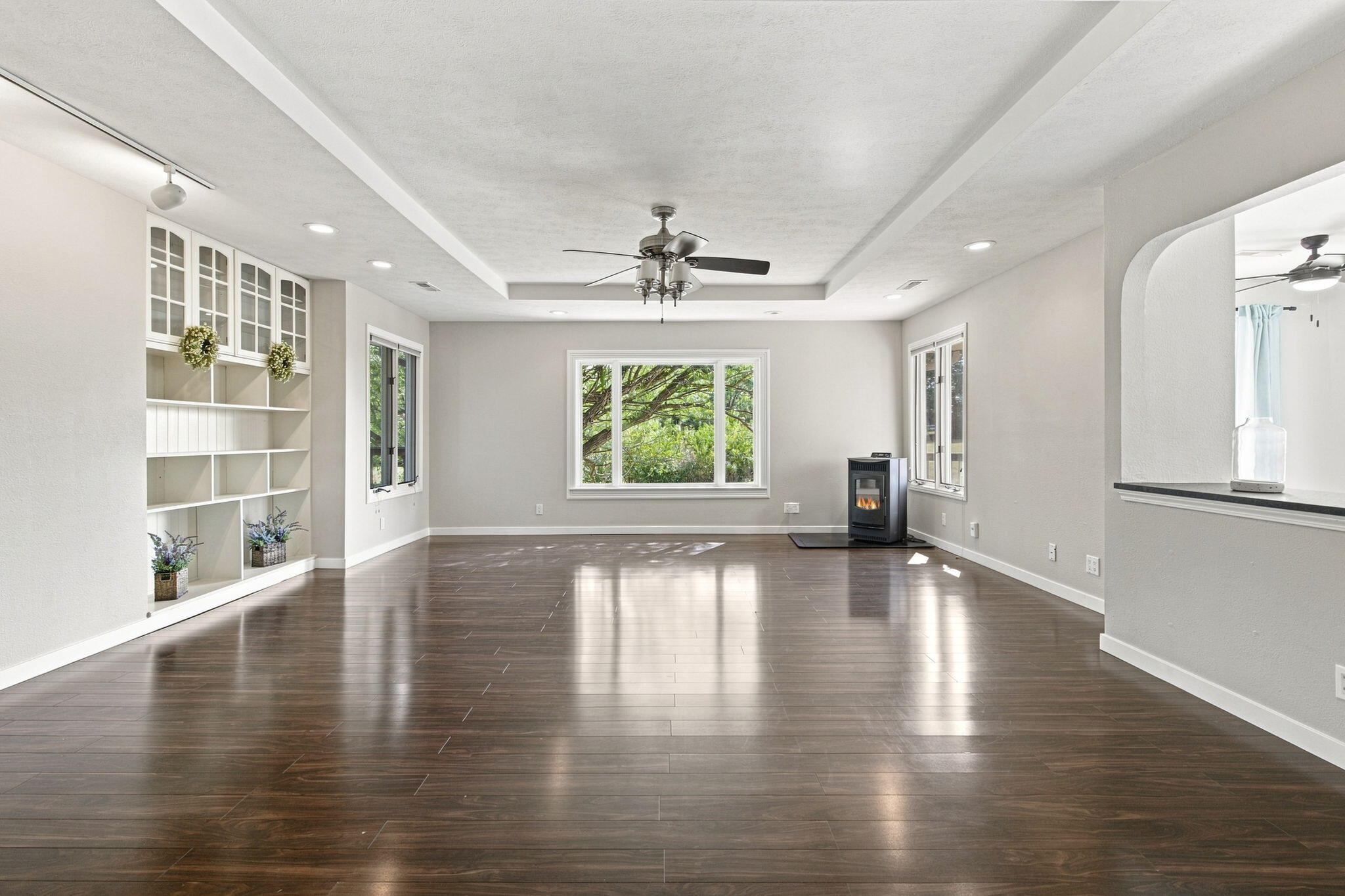 1404 Cody Road Property Photo 5