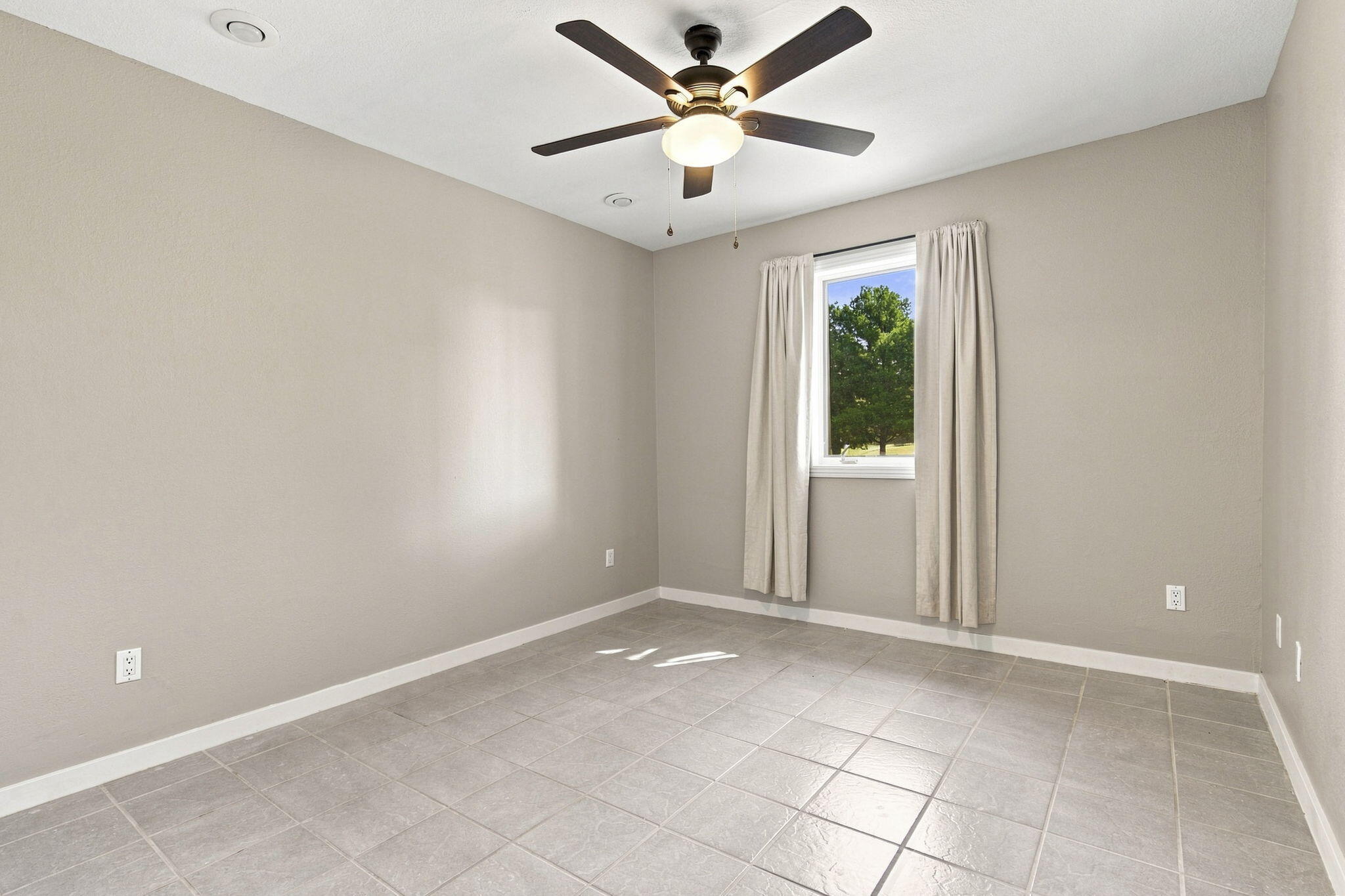 1404 Cody Road Property Photo 29