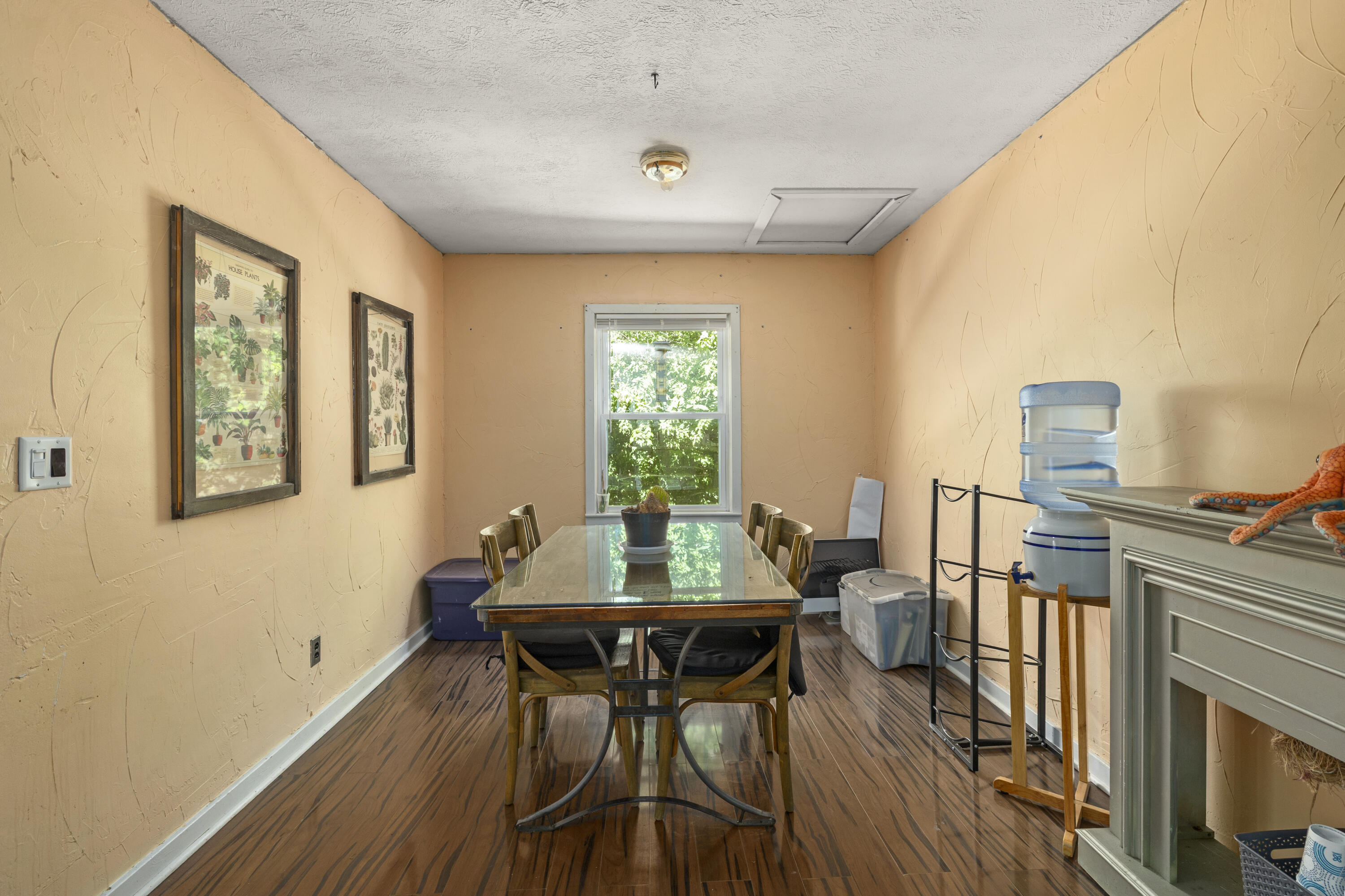 2030 East Grand Street Property Photo 20