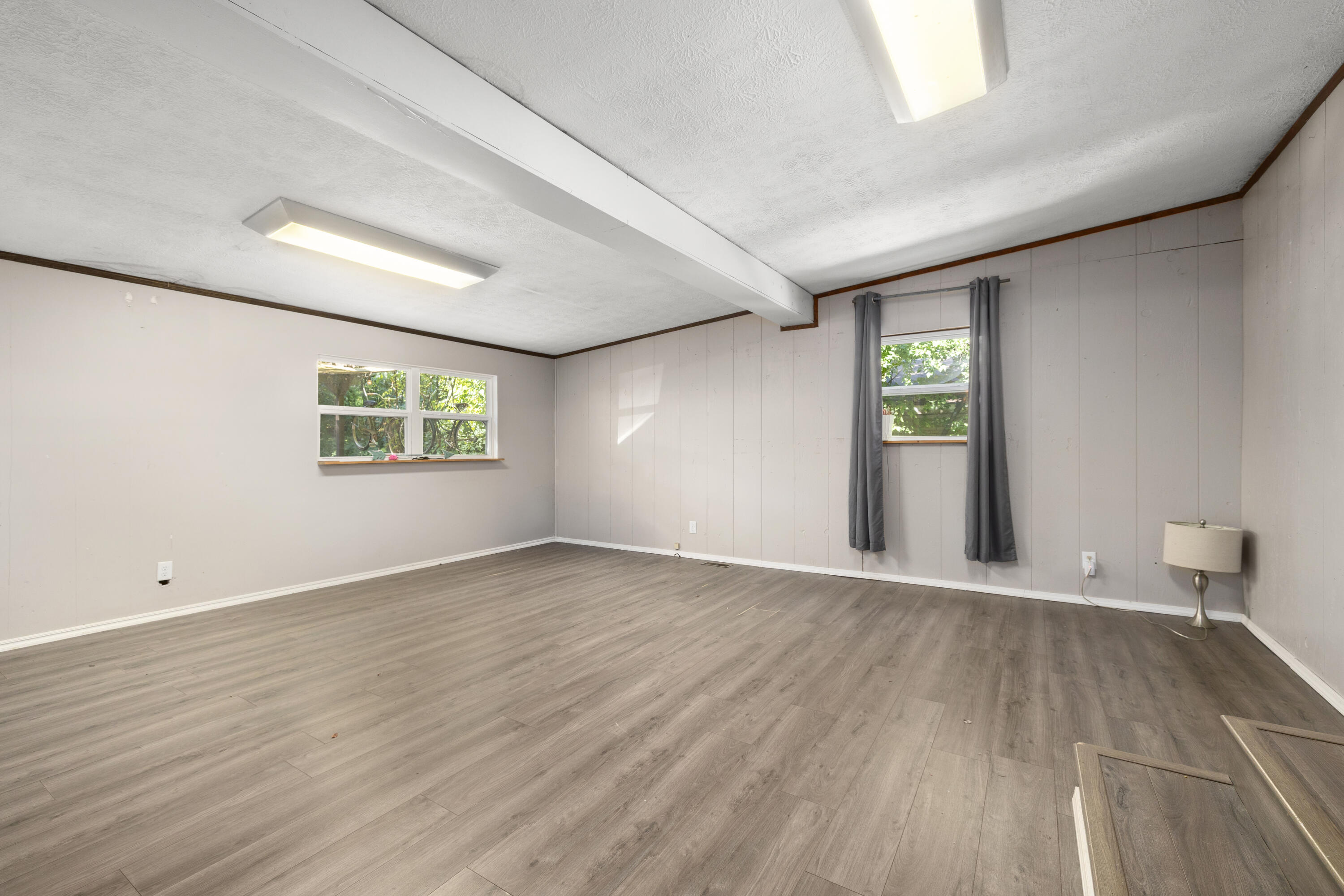 2030 East Grand Street Property Photo 23