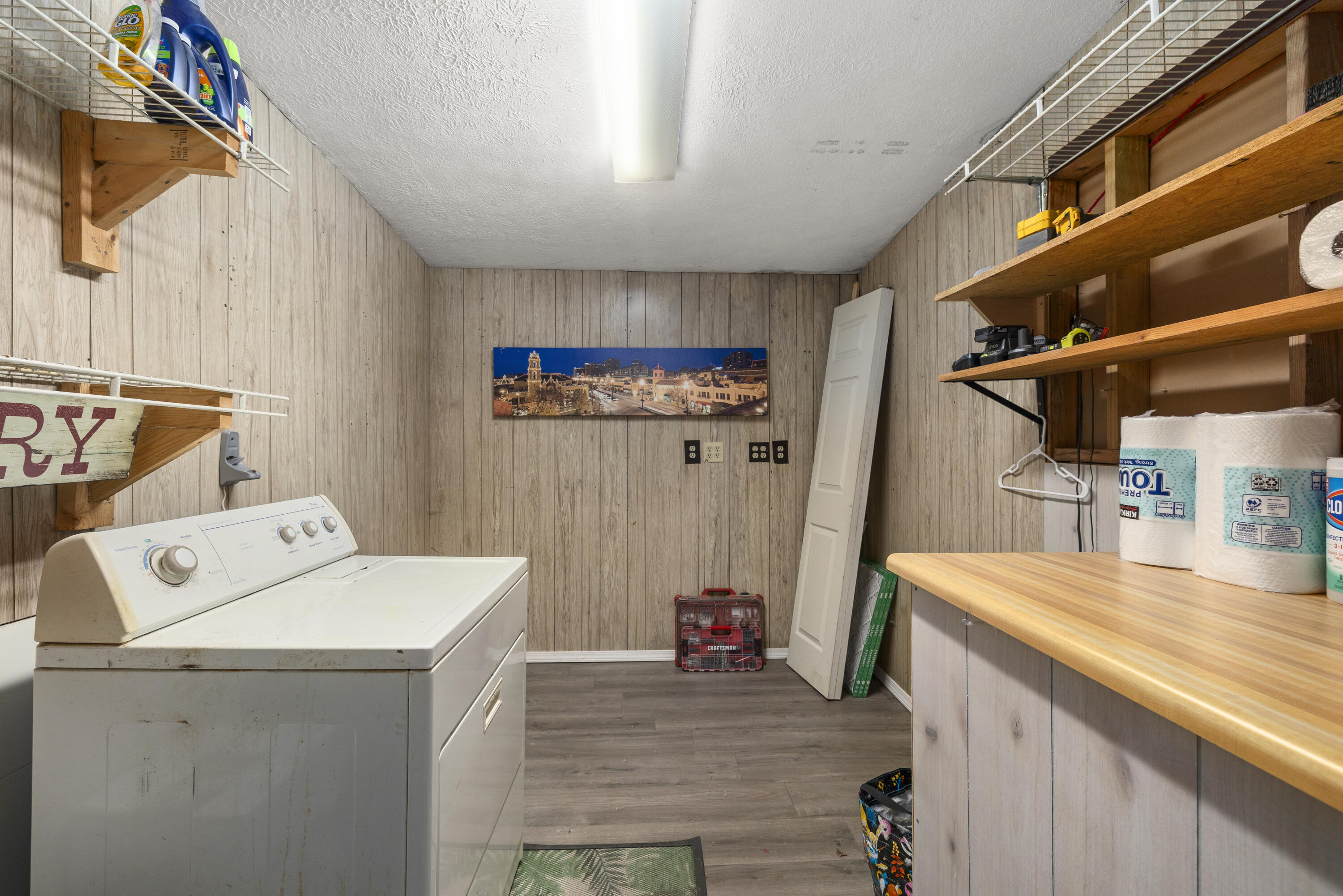 2030 East Grand Street Property Photo 28