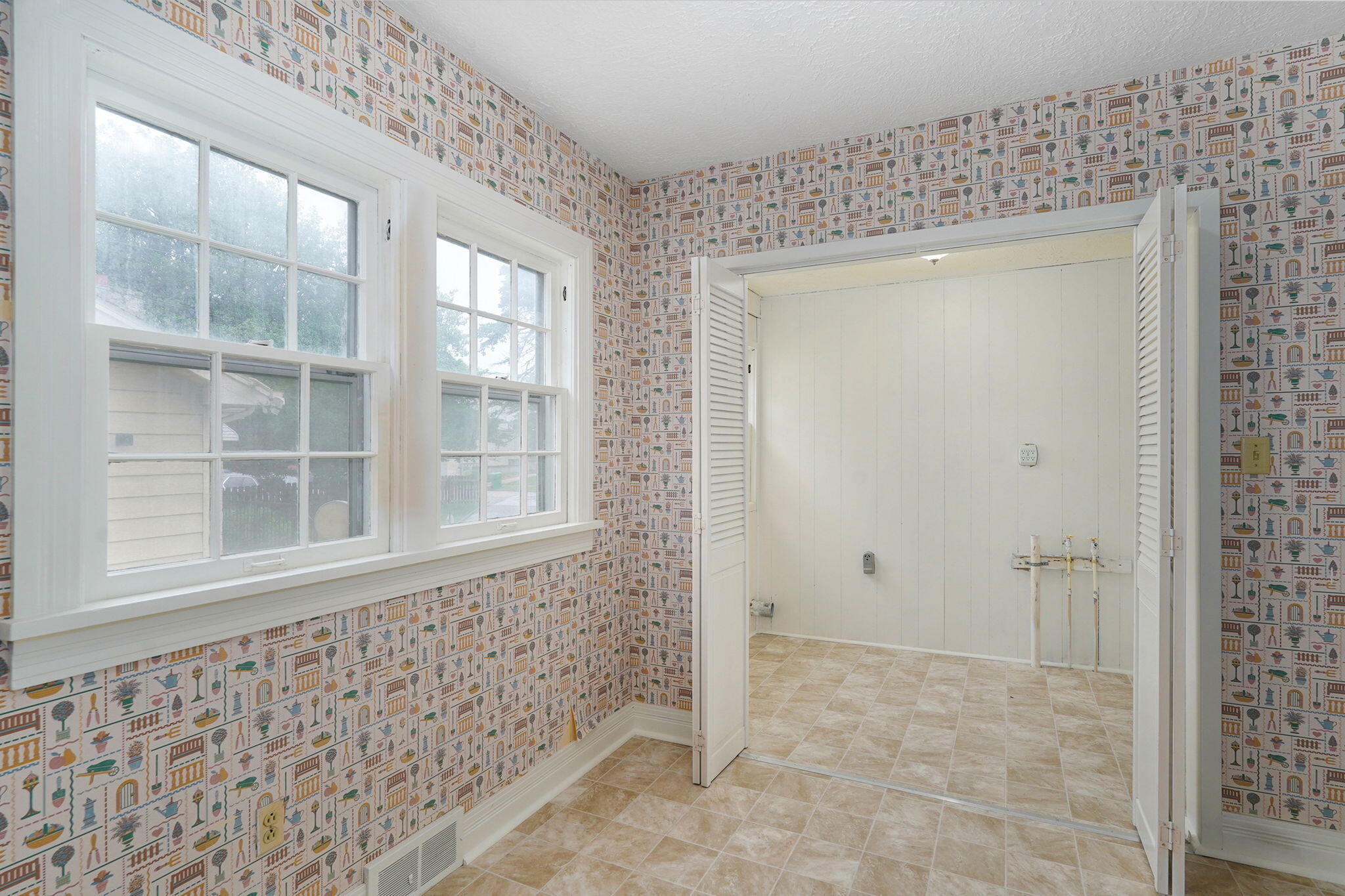 1741 East Elm Street Property Photo 11