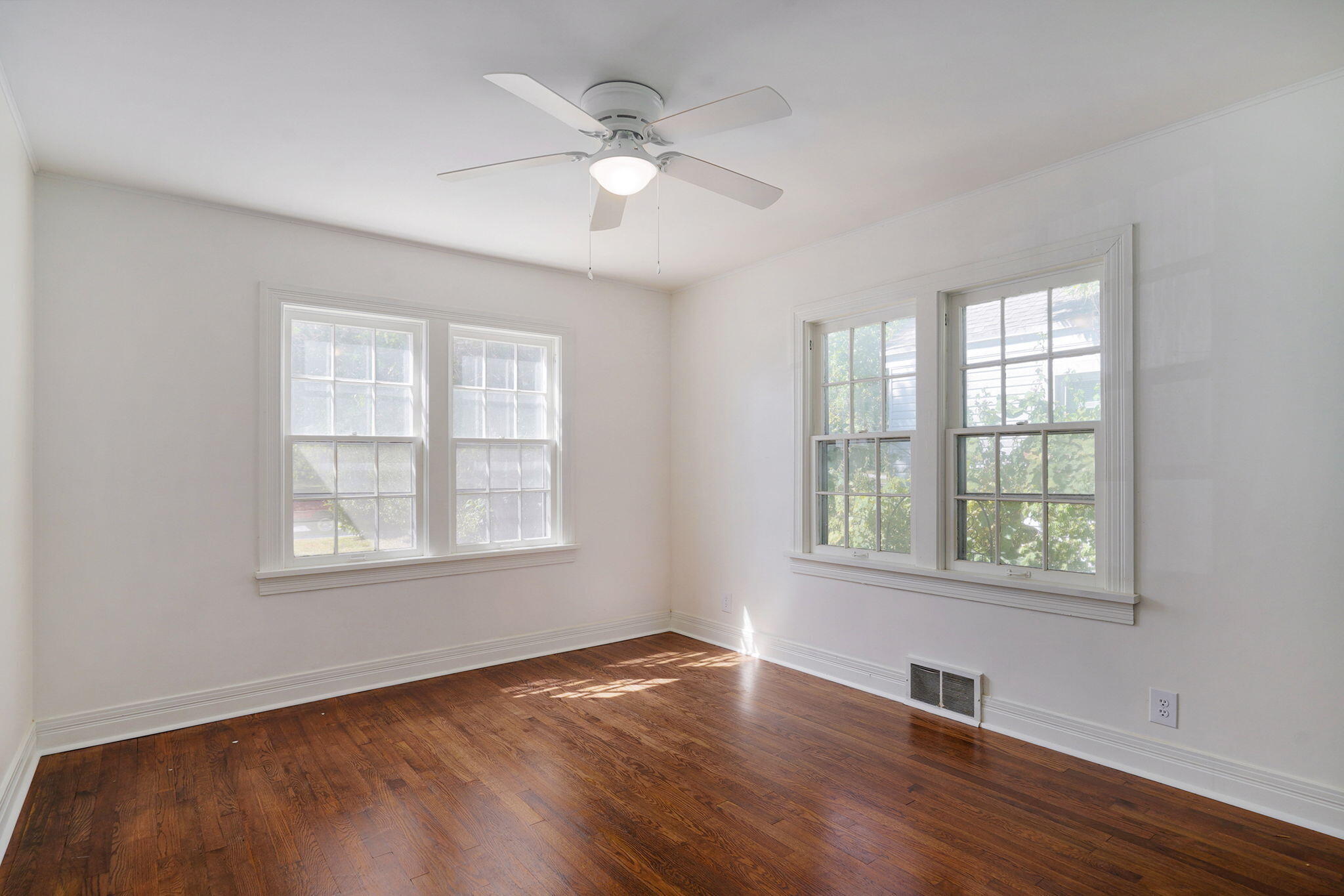 1741 East Elm Street Property Photo 28