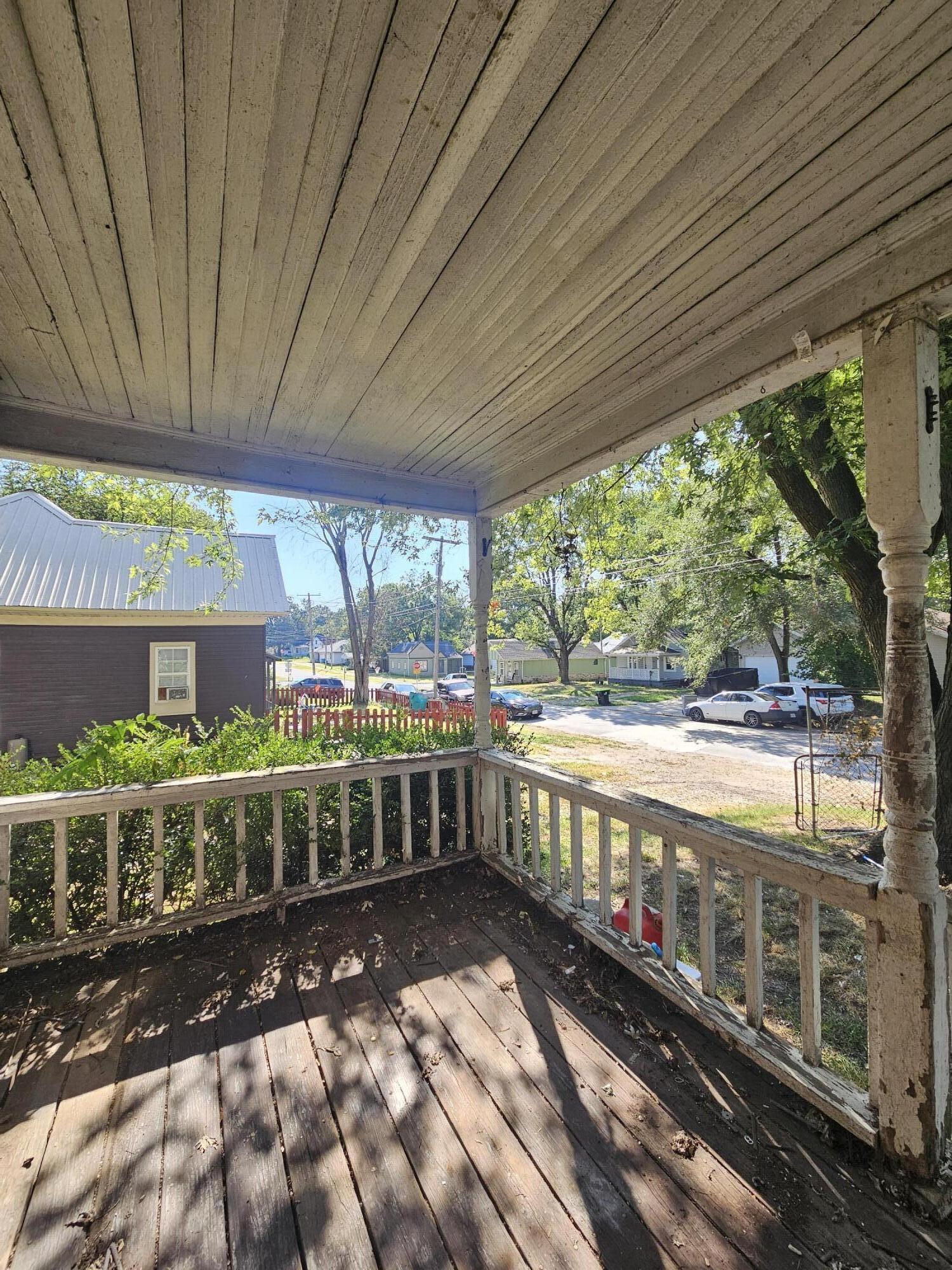 817 West Locust Street Property Photo 2