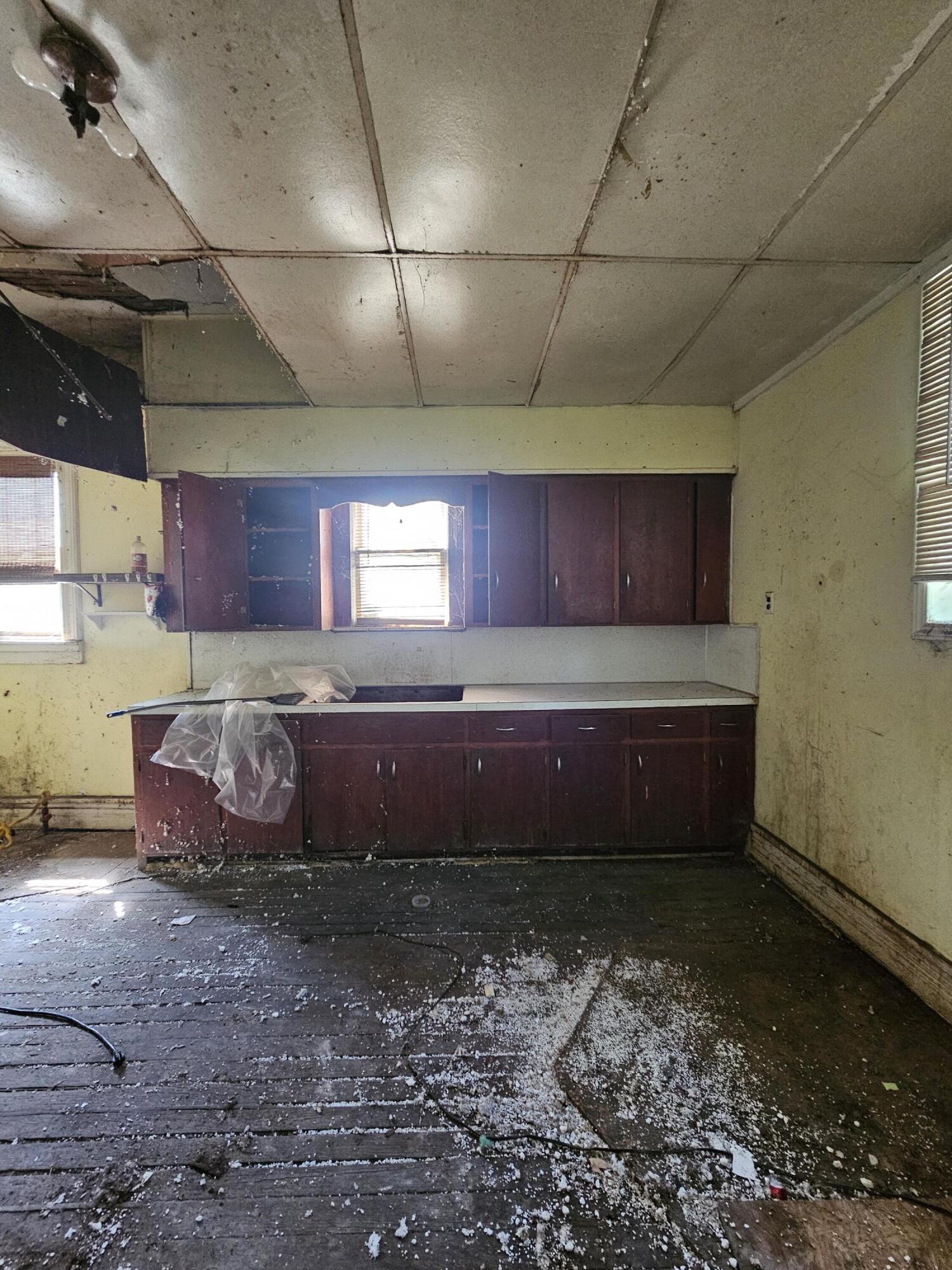 817 West Locust Street Property Photo 6