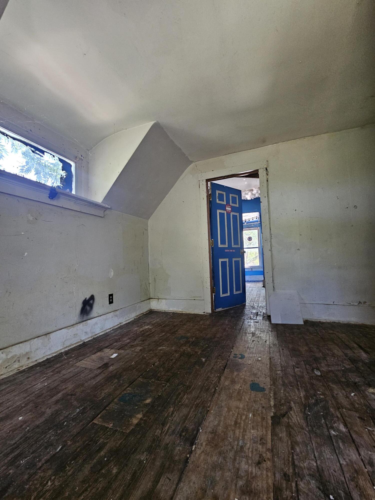 817 West Locust Street Property Photo 12