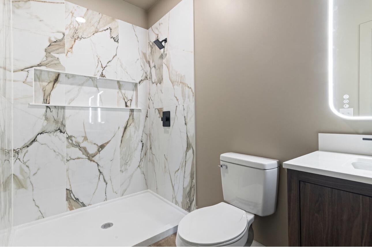 325 South Oak Avenue Property Photo 8