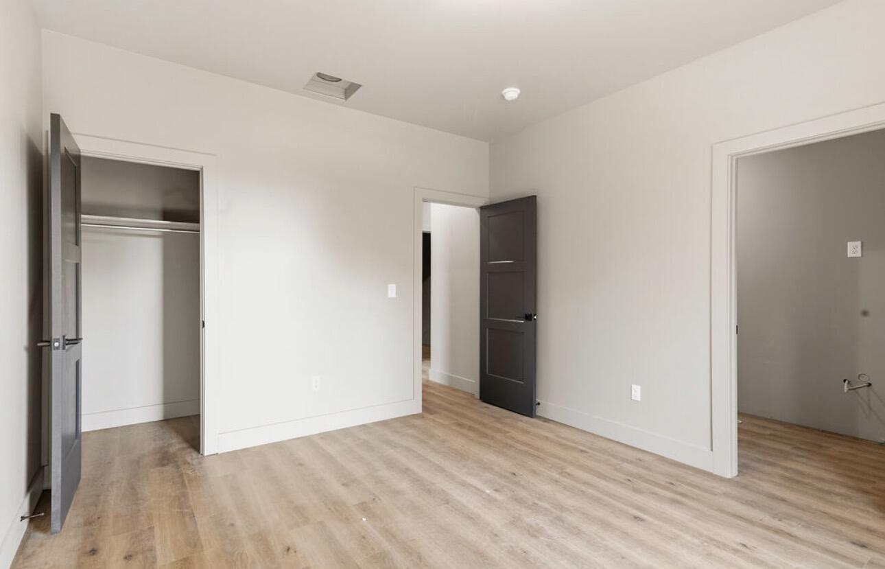325 South Oak Avenue Property Photo 14