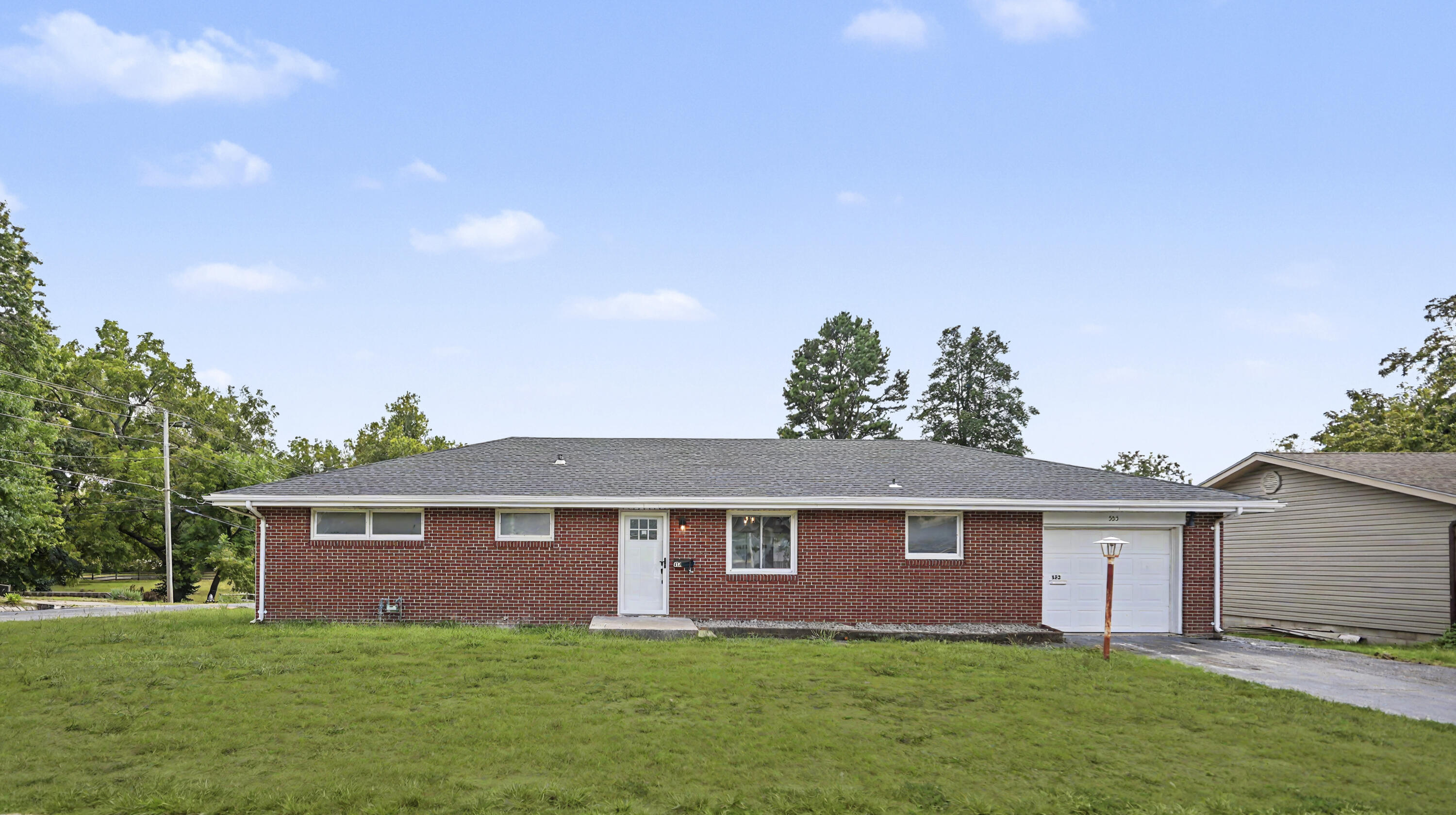 553 King Street Property Photo 2