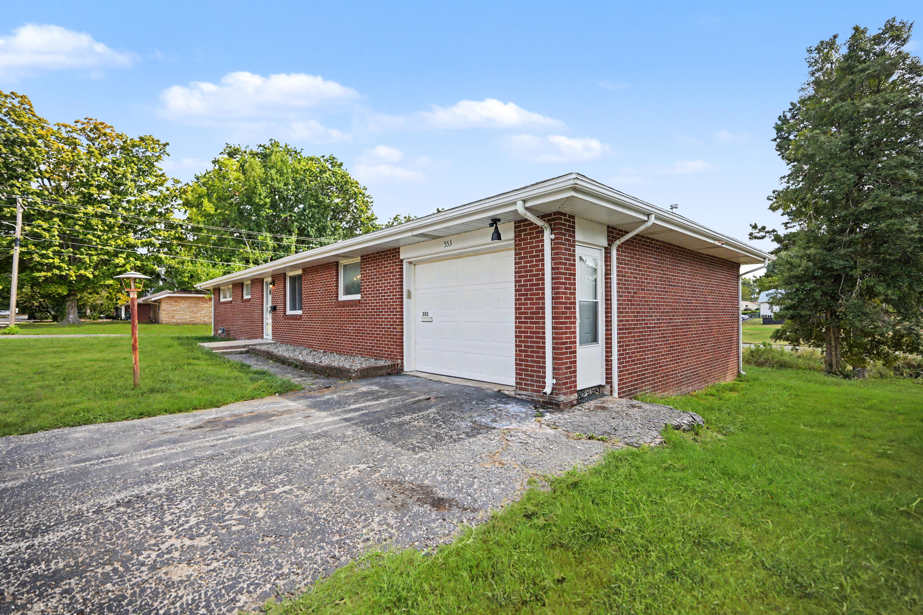 553 King Street Property Photo 4