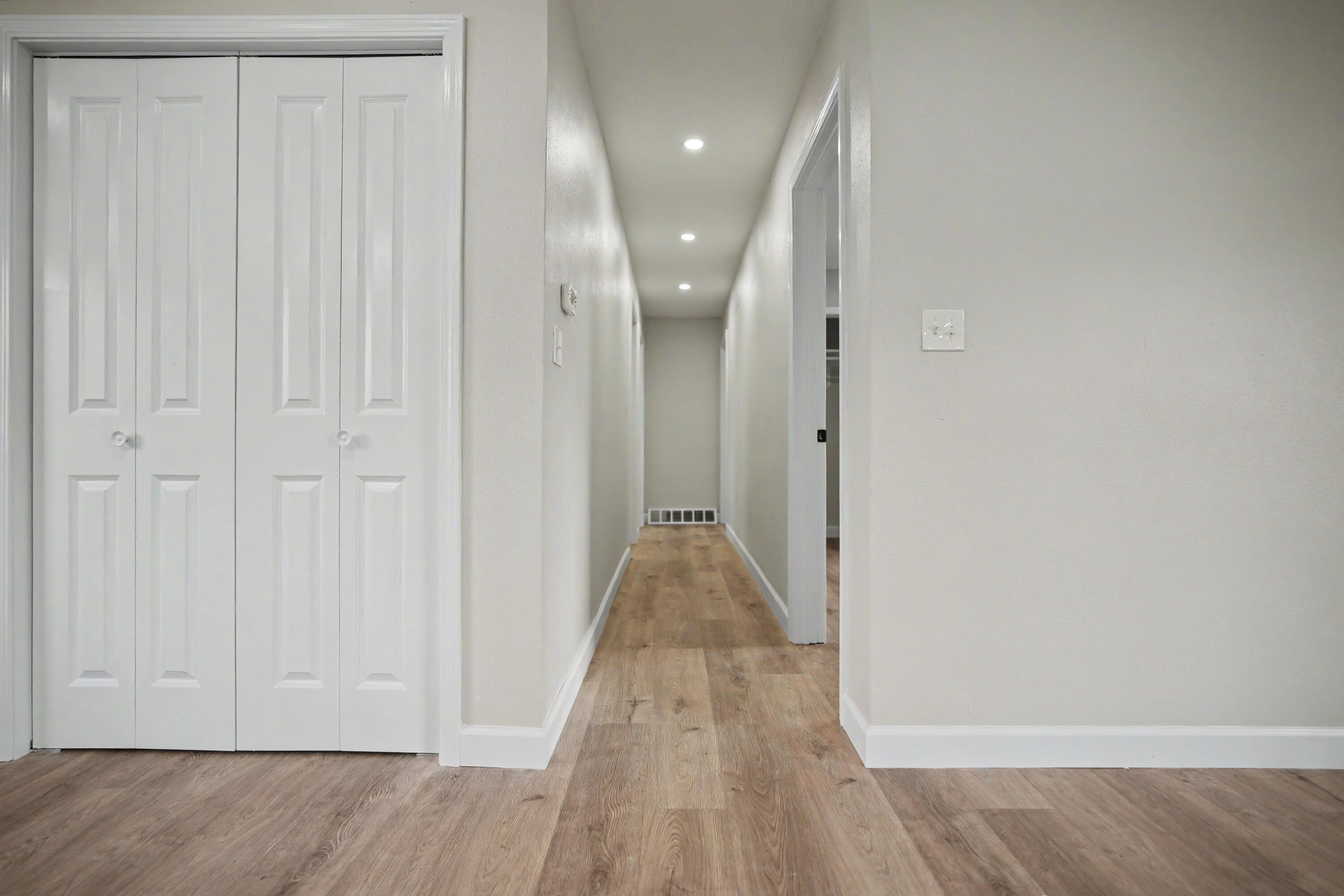553 King Street Property Photo 14
