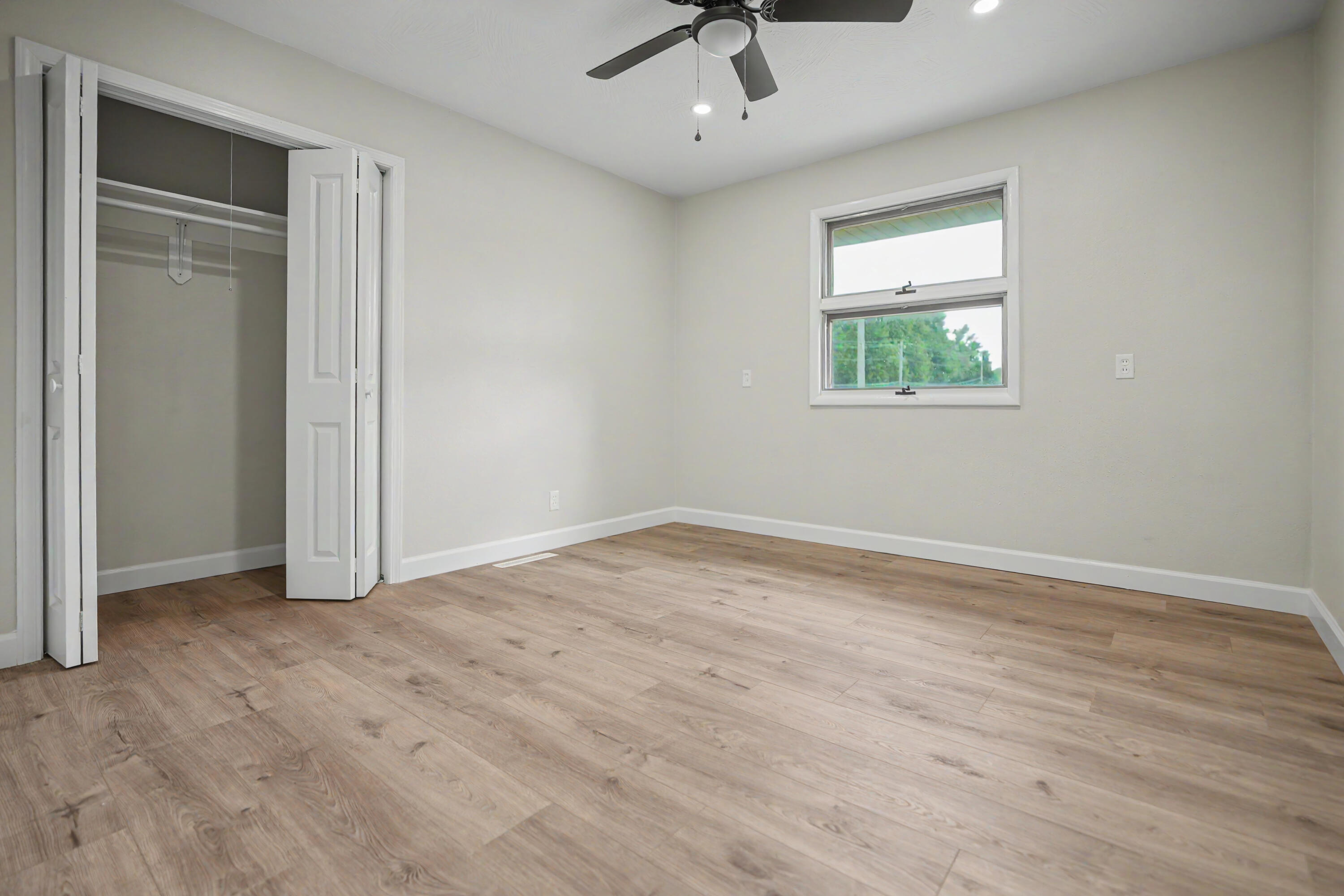 553 King Street Property Photo 16