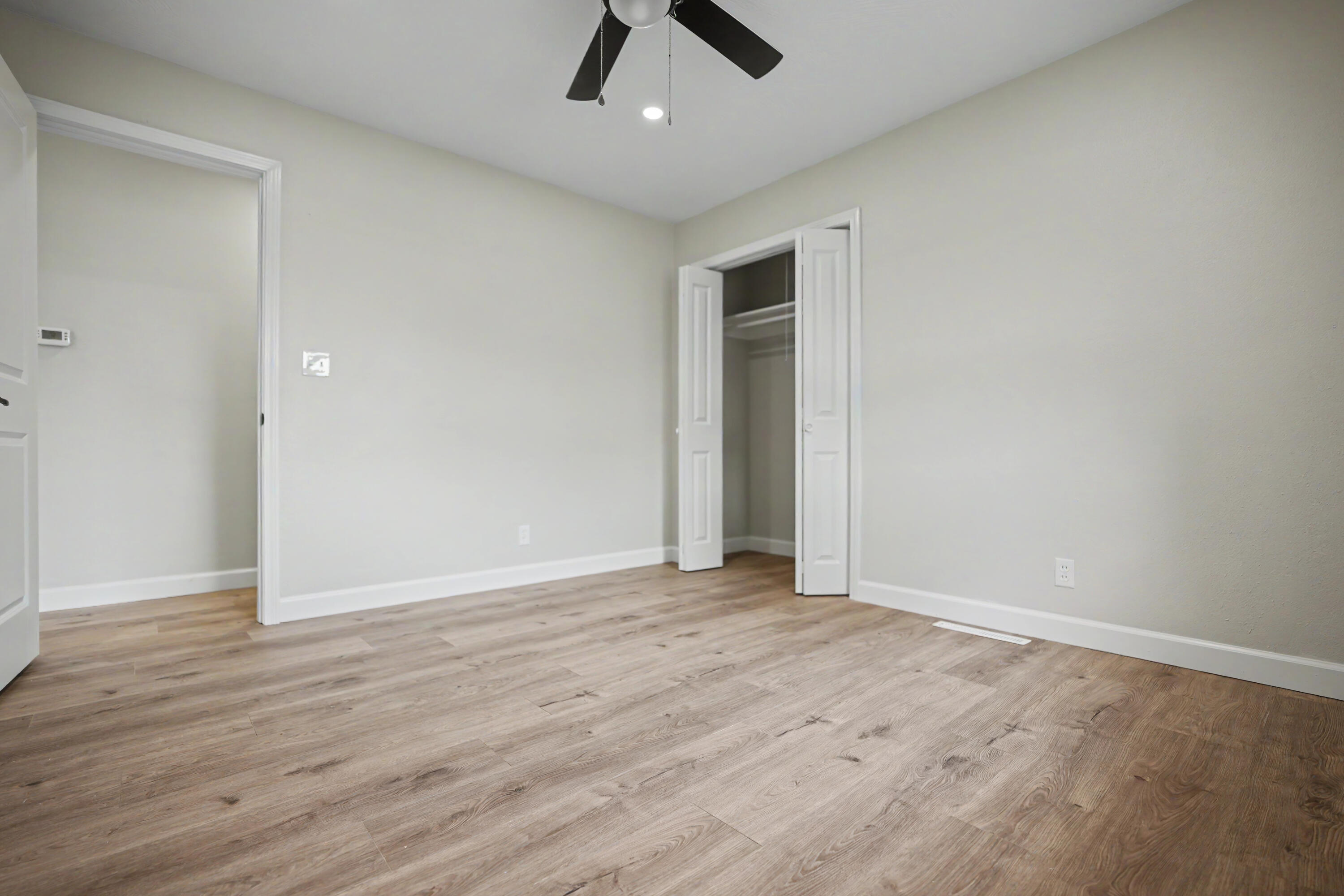 553 King Street Property Photo 17