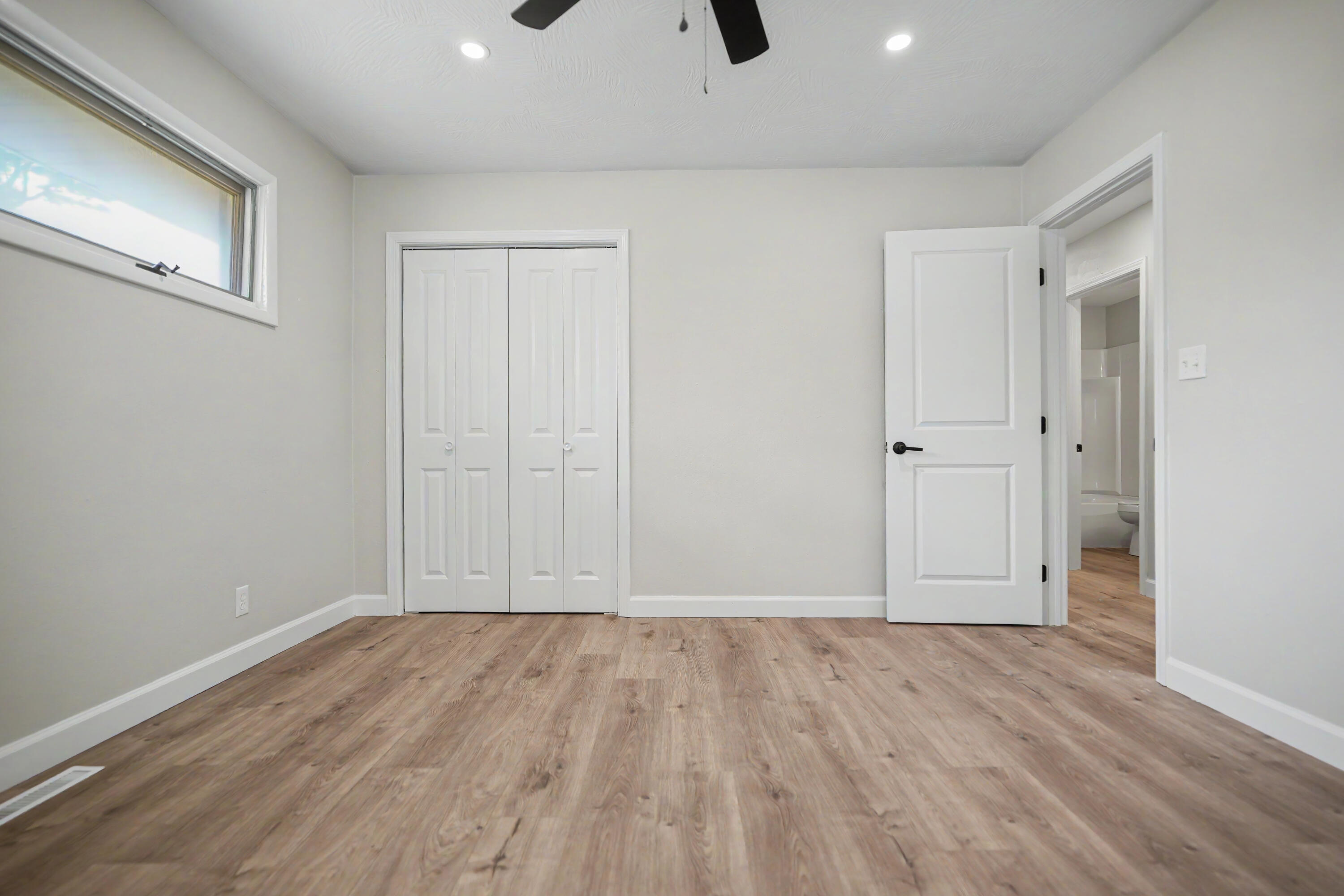 553 King Street Property Photo 25