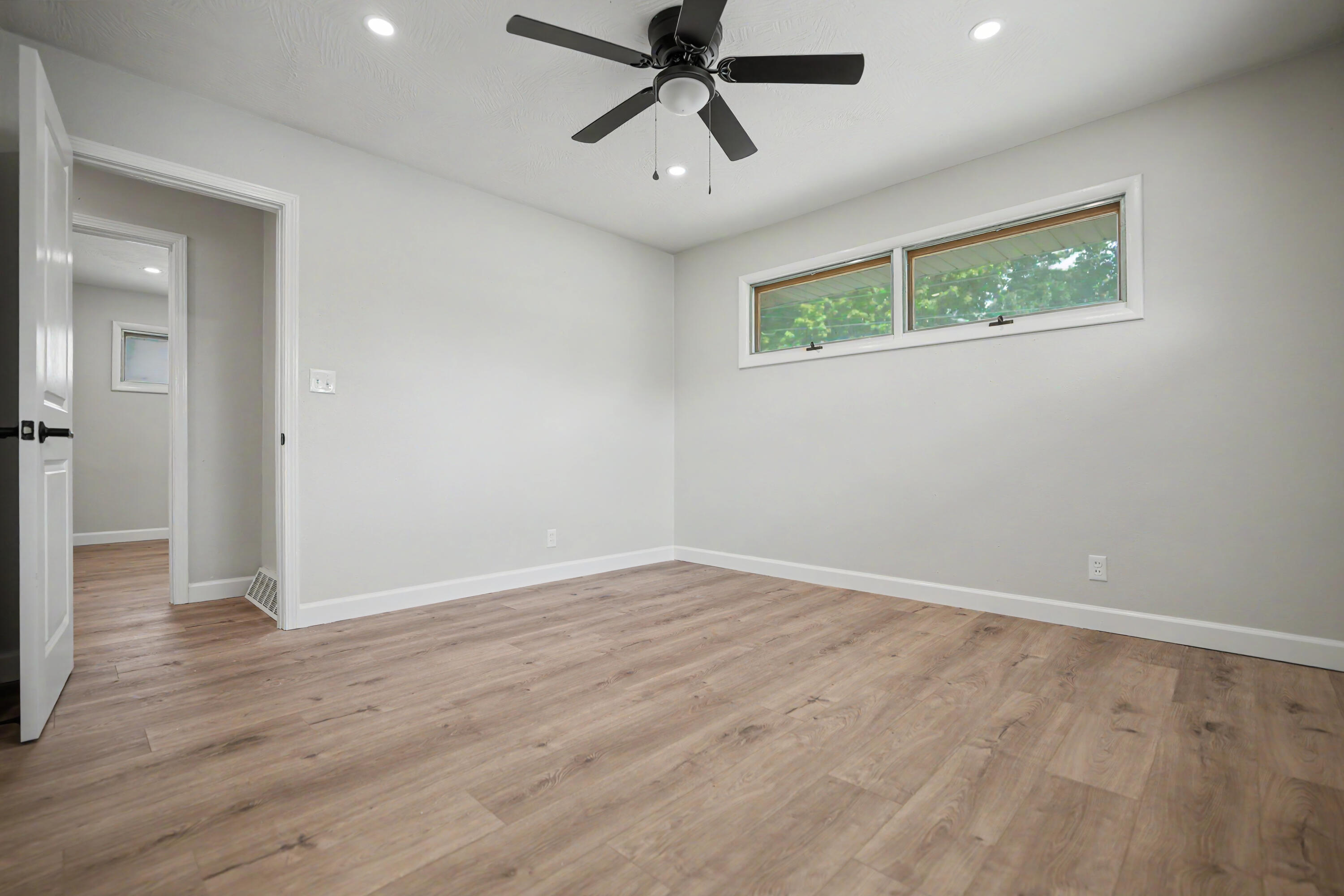 553 King Street Property Photo 26