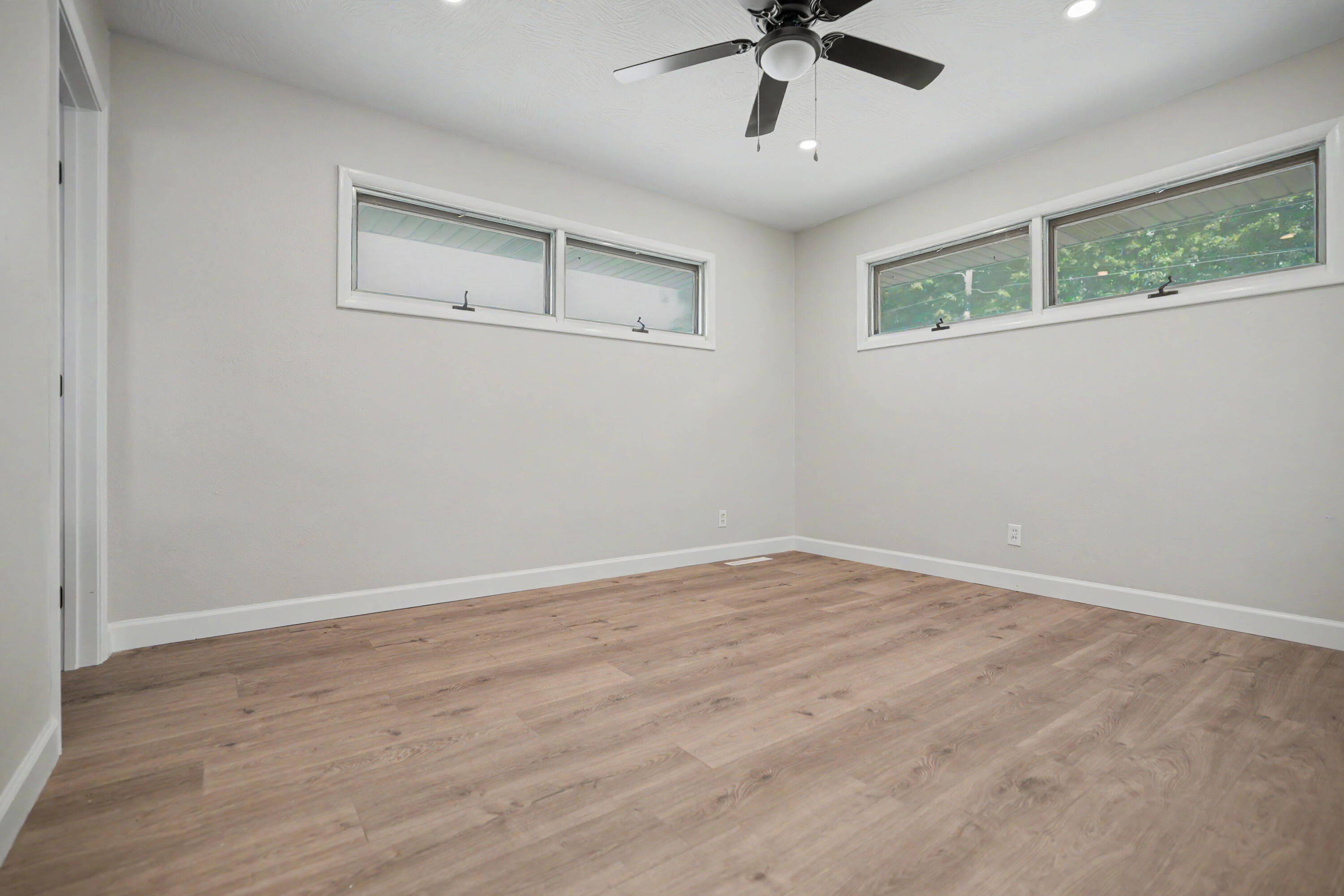 553 King Street Property Photo 27