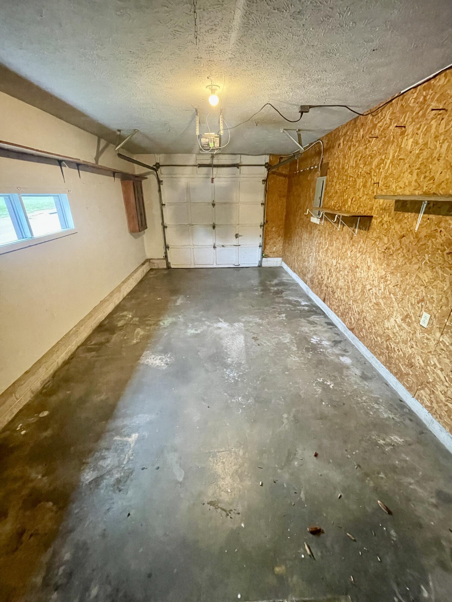 2563 North Franklin Avenue Property Photo 12