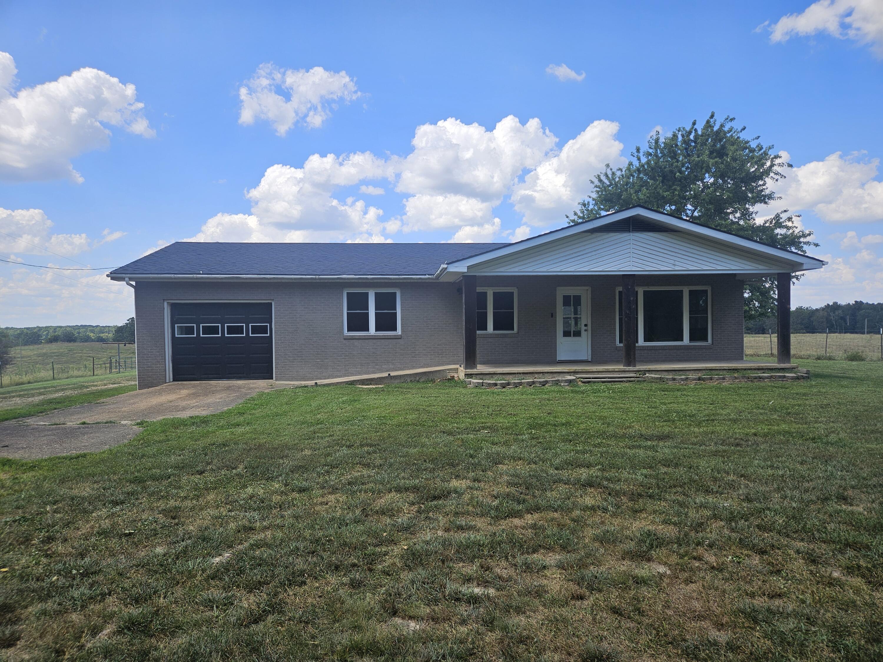 6305 State Route T Property Photo 1