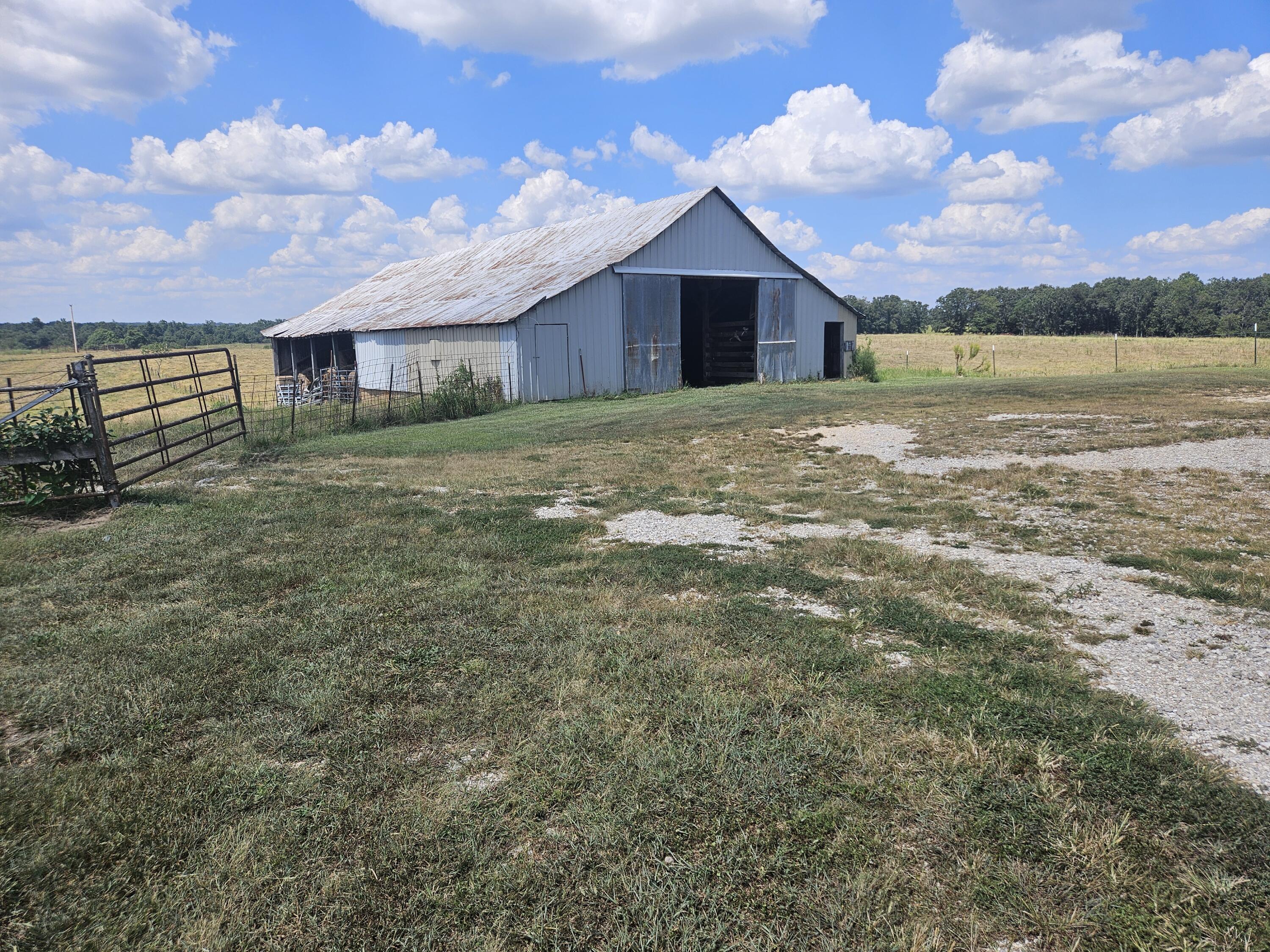 6305 State Route T Property Photo 2